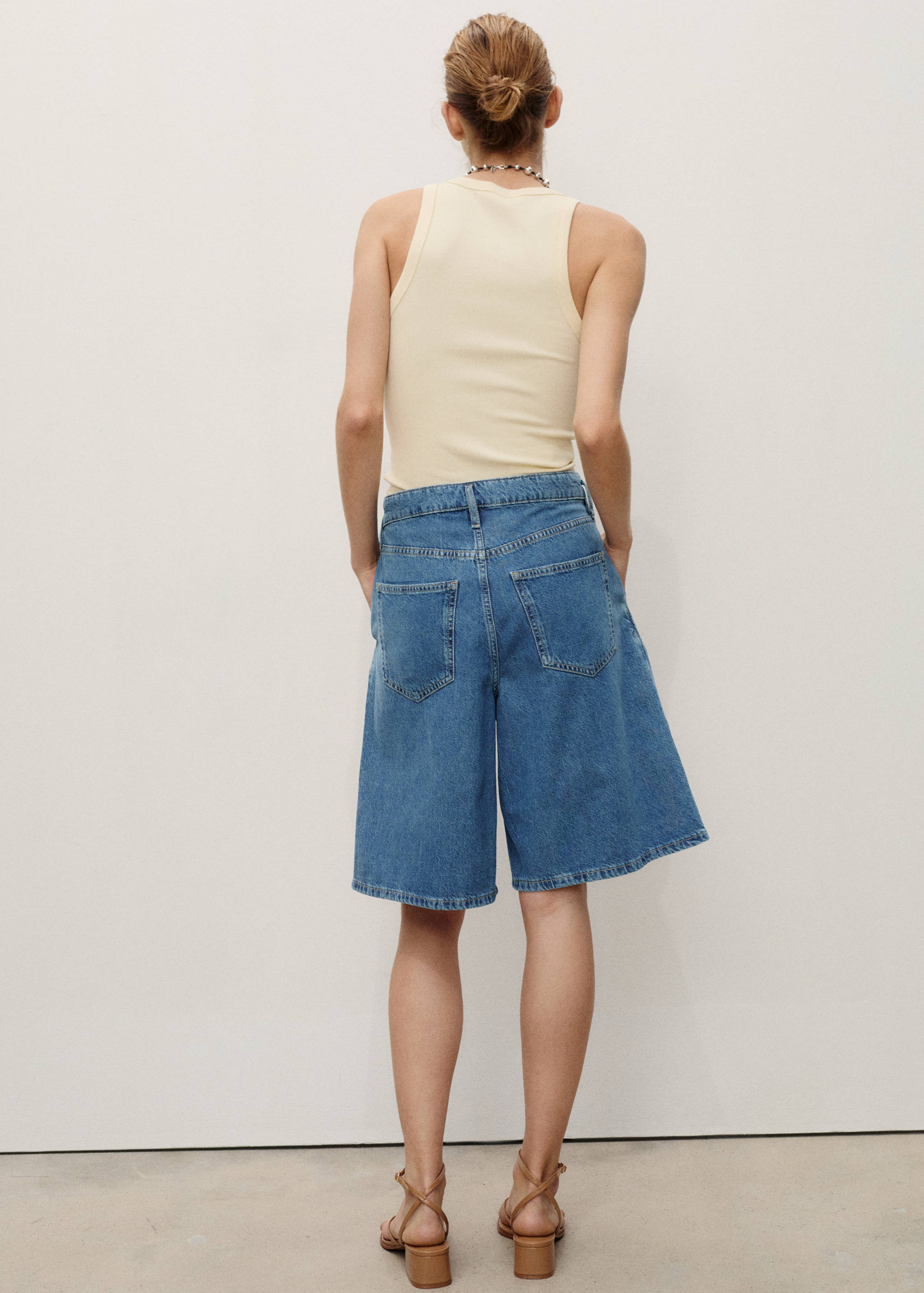 Pleated denim bermuda jorts - Reverse of the article