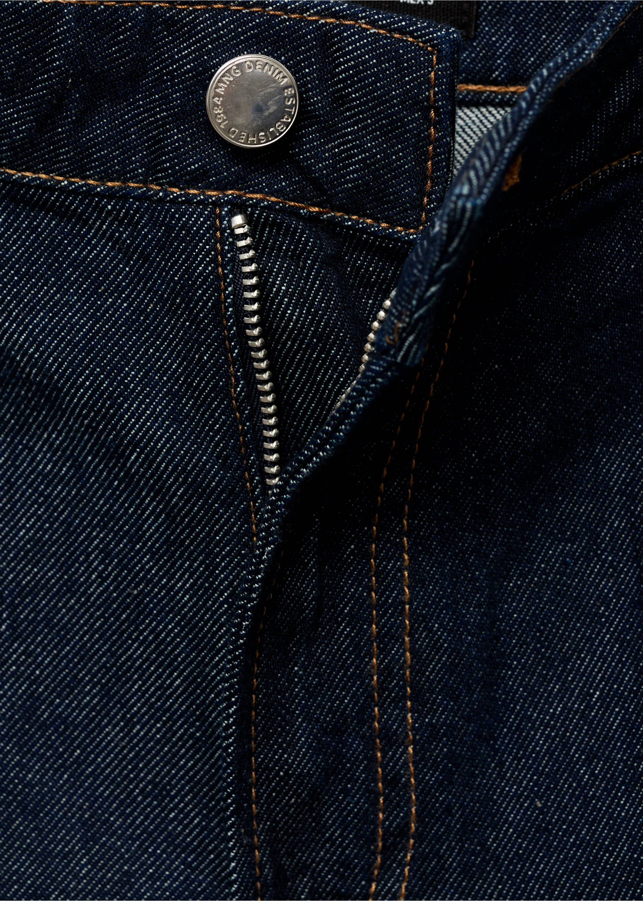 High-waisted denim bermuda jorts - Details of the article 8, Open Blue. Ref: 87047177-00.