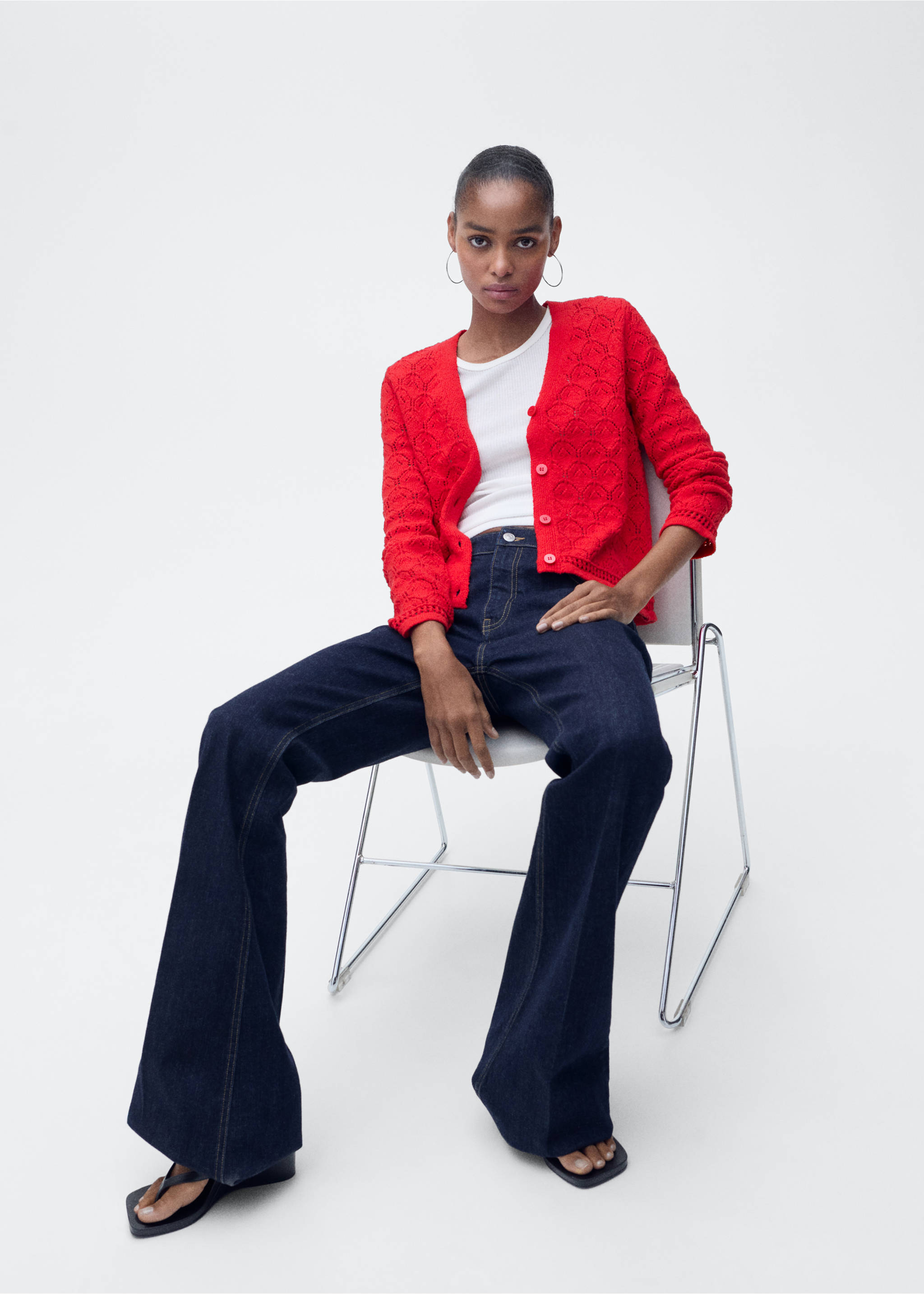 Cardigan maille détails ajourés - Détail de l'article 2, Rouge. Ref: 87047182-00.