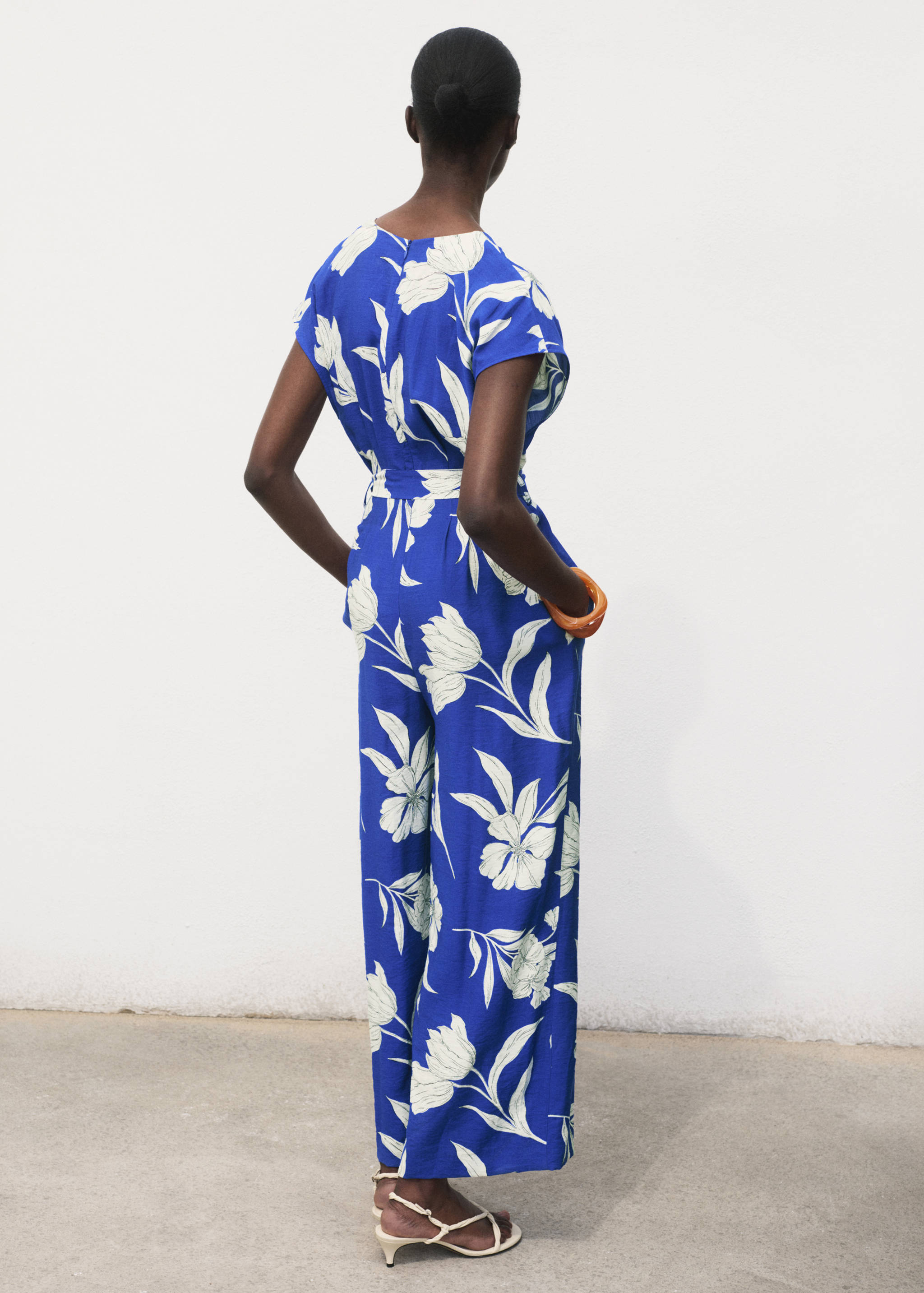 Printed long jumpsuit with belt - Reverse of the article