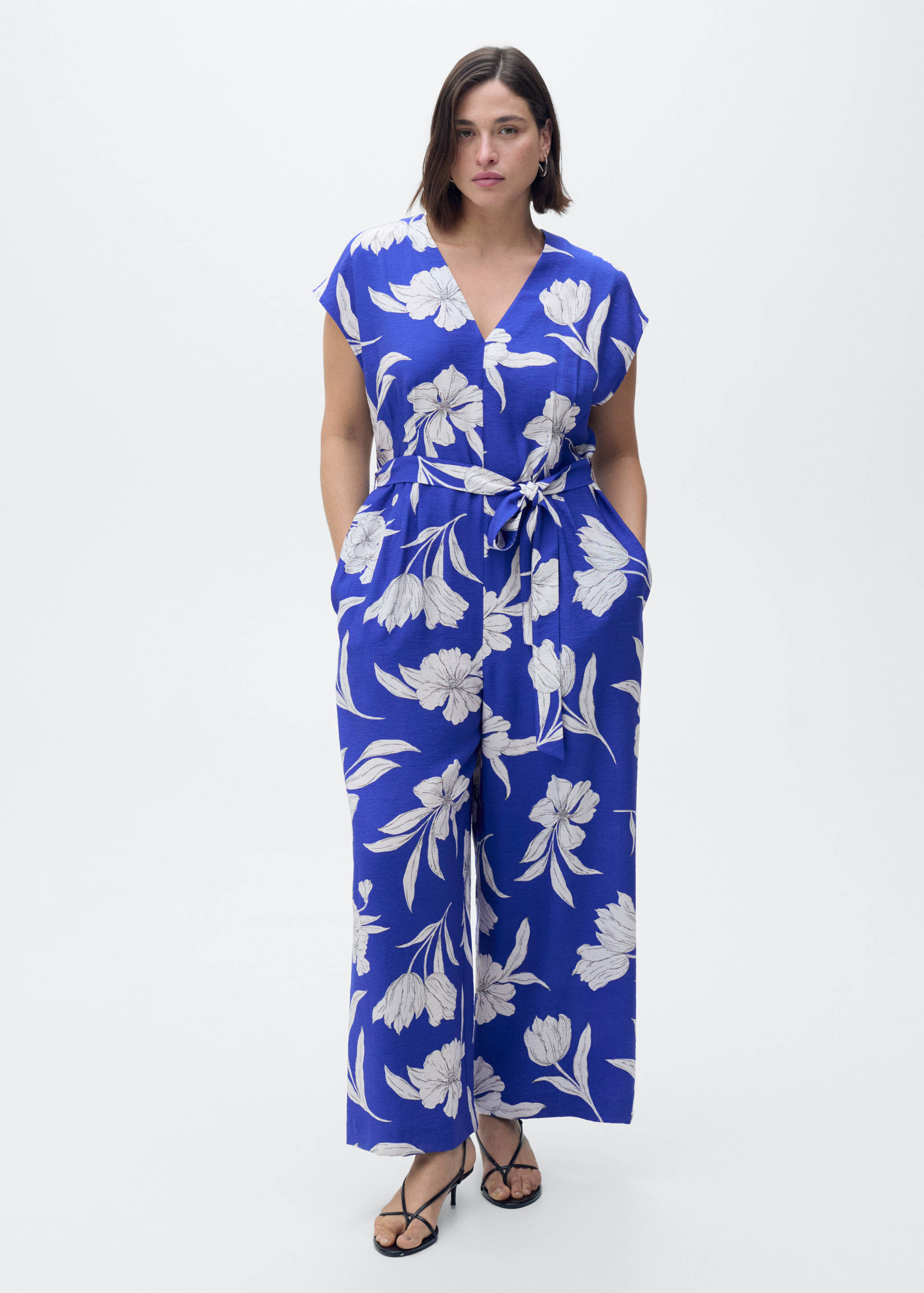 Printed long jumpsuit with belt - Details of the article 3