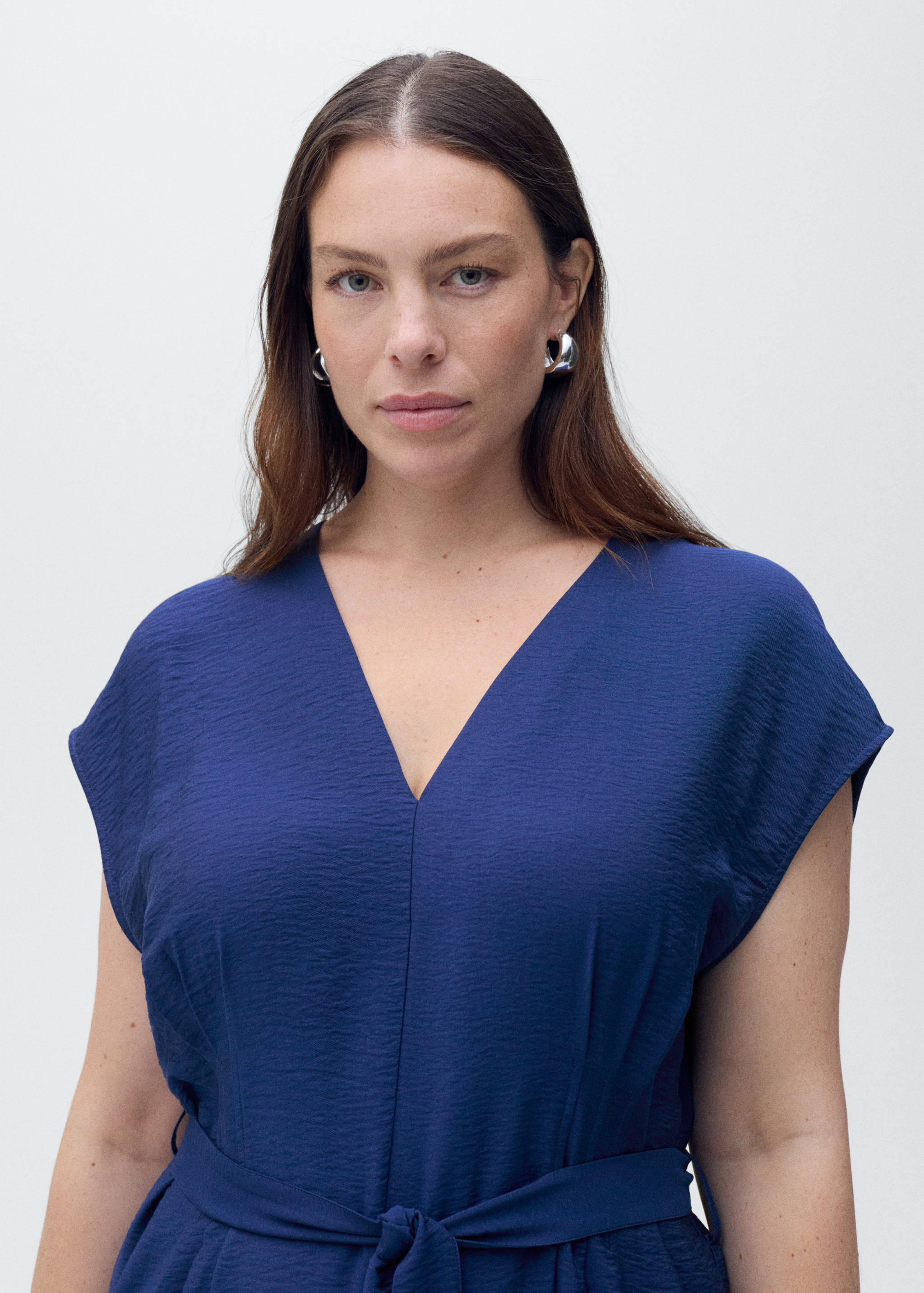 Printed long jumpsuit with belt - Details of the article 4