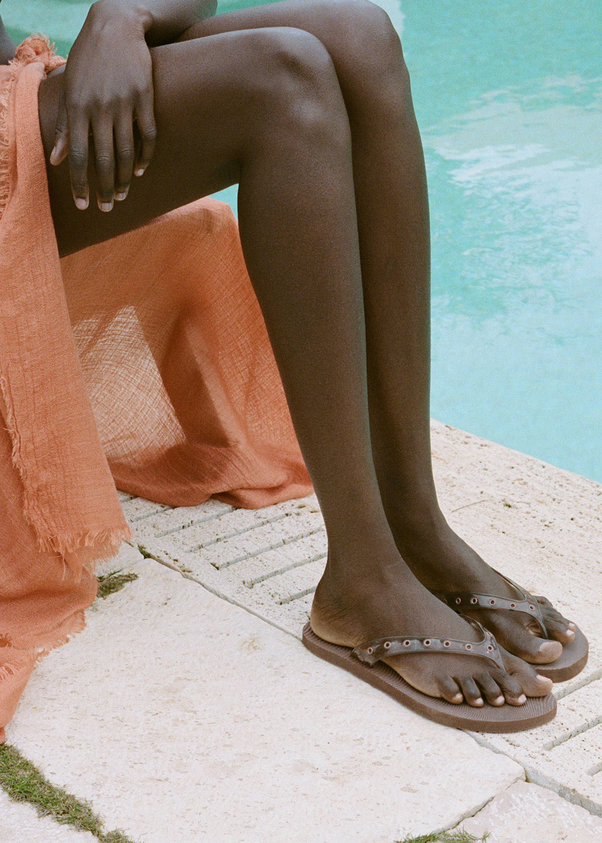 Vinyl strappy sandals with eyelets - General plane, Chocolate. Ref: 87047186-00.