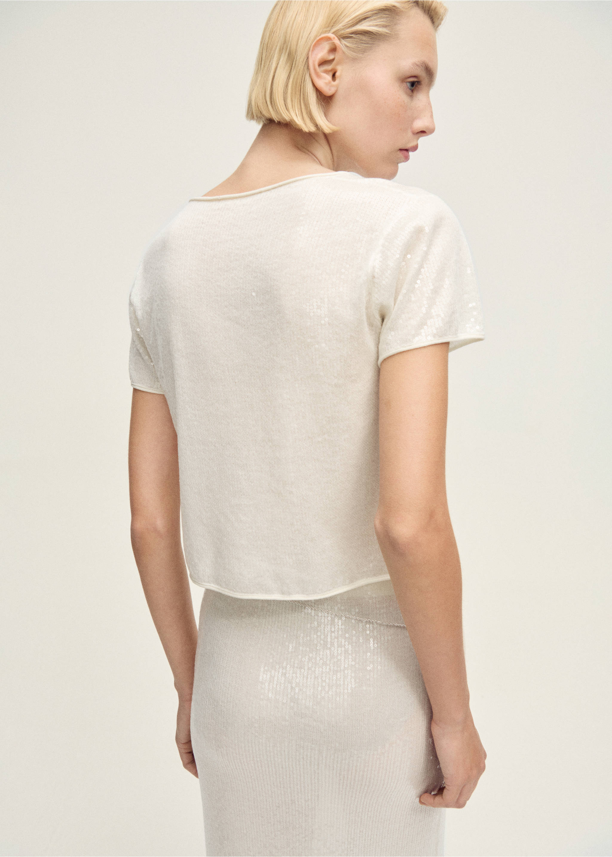 Short-sleeved sequin knitted sweater - Reverse of the article, Vanilla. Ref: 87047190-00.