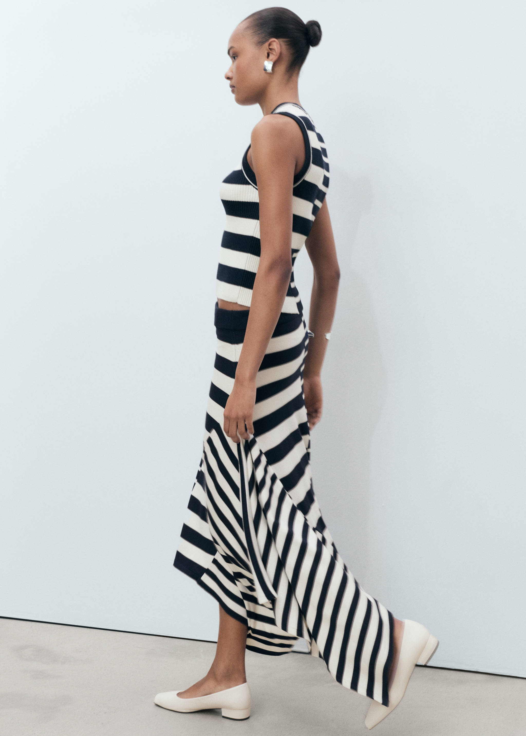 Asymmetrical striped knit skirt - Details of the article 2