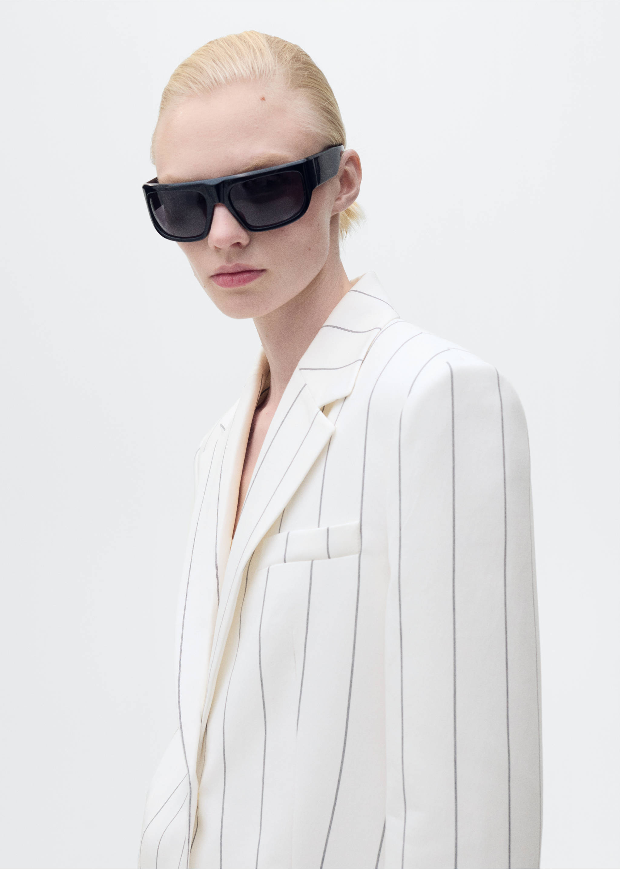 Pinstripe suit jacket - Details of the article 1, White. Ref: 87047195-00.