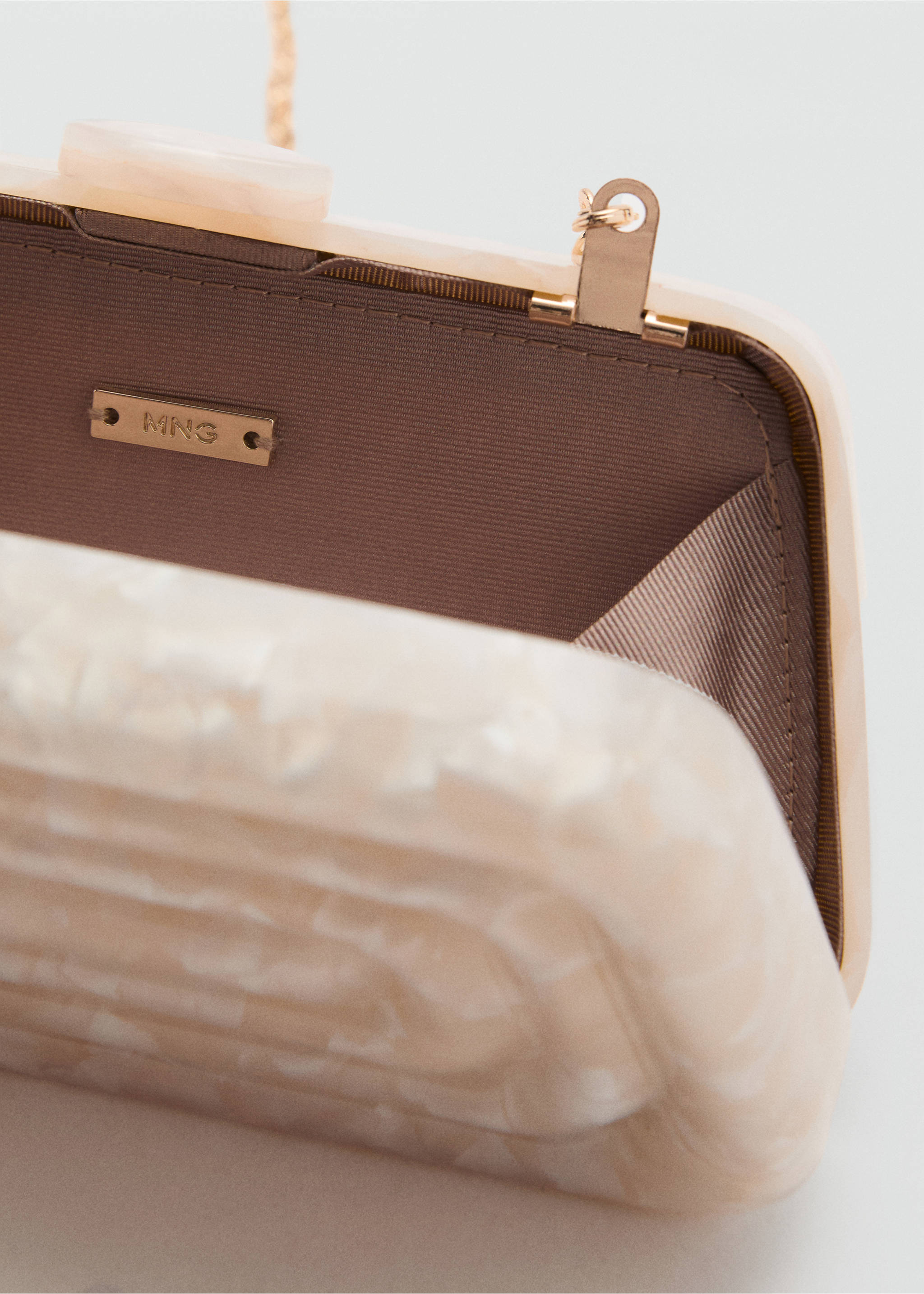 Pearl-effect clutch bag - Details of the article 3, Ivory White. Ref: 87047675-00.