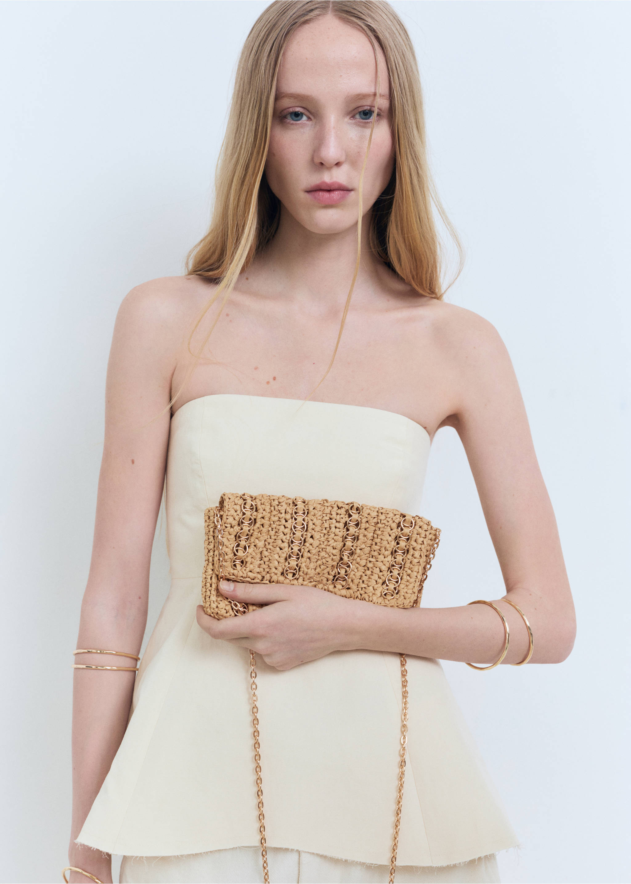 Natural fibre handbag with metal rings - Details of the article 9, Beige. Ref: 87047678-00.