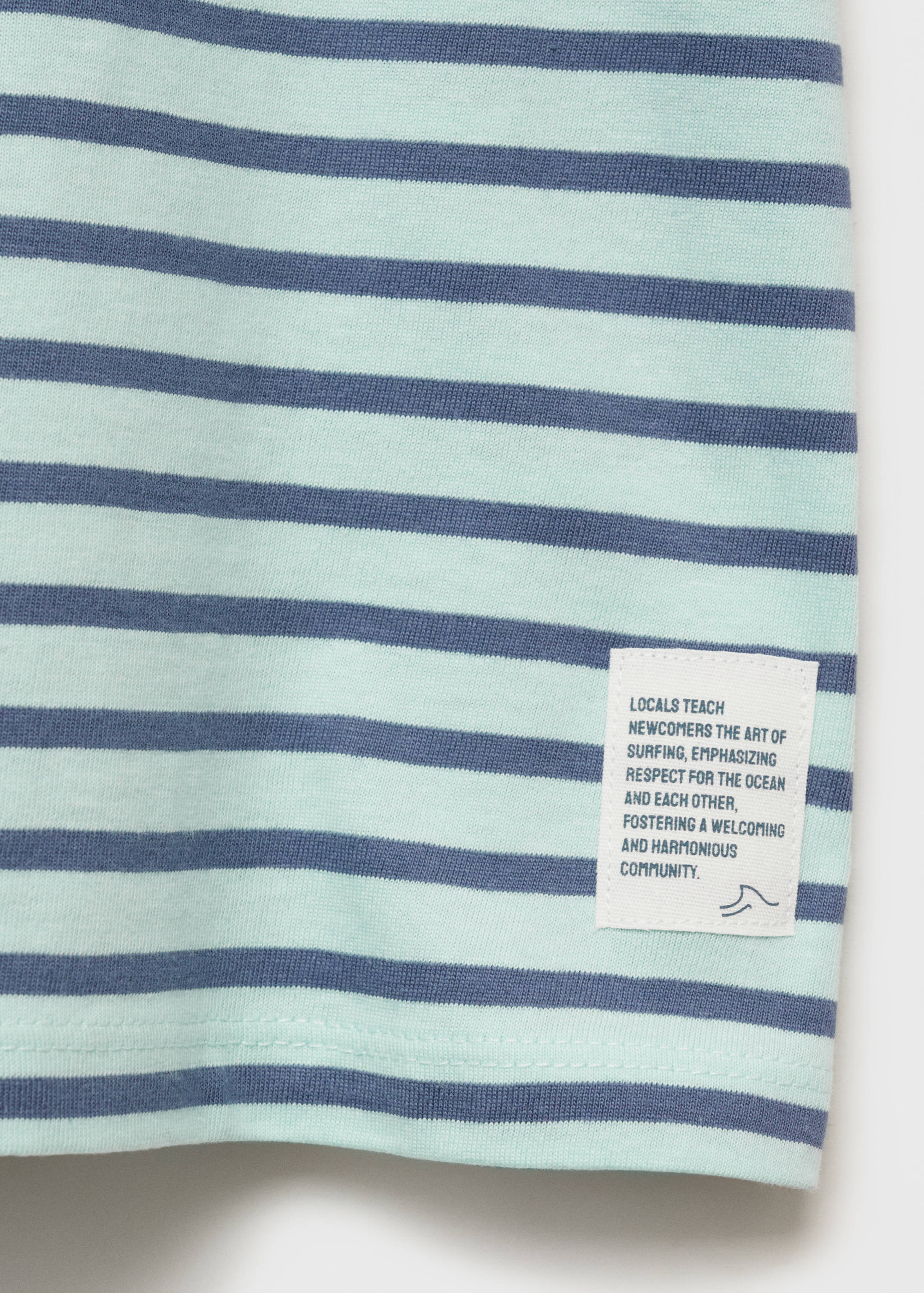 Gestreiftes T-Shirt mit Kontrastkragen - Detail des Artikels 8