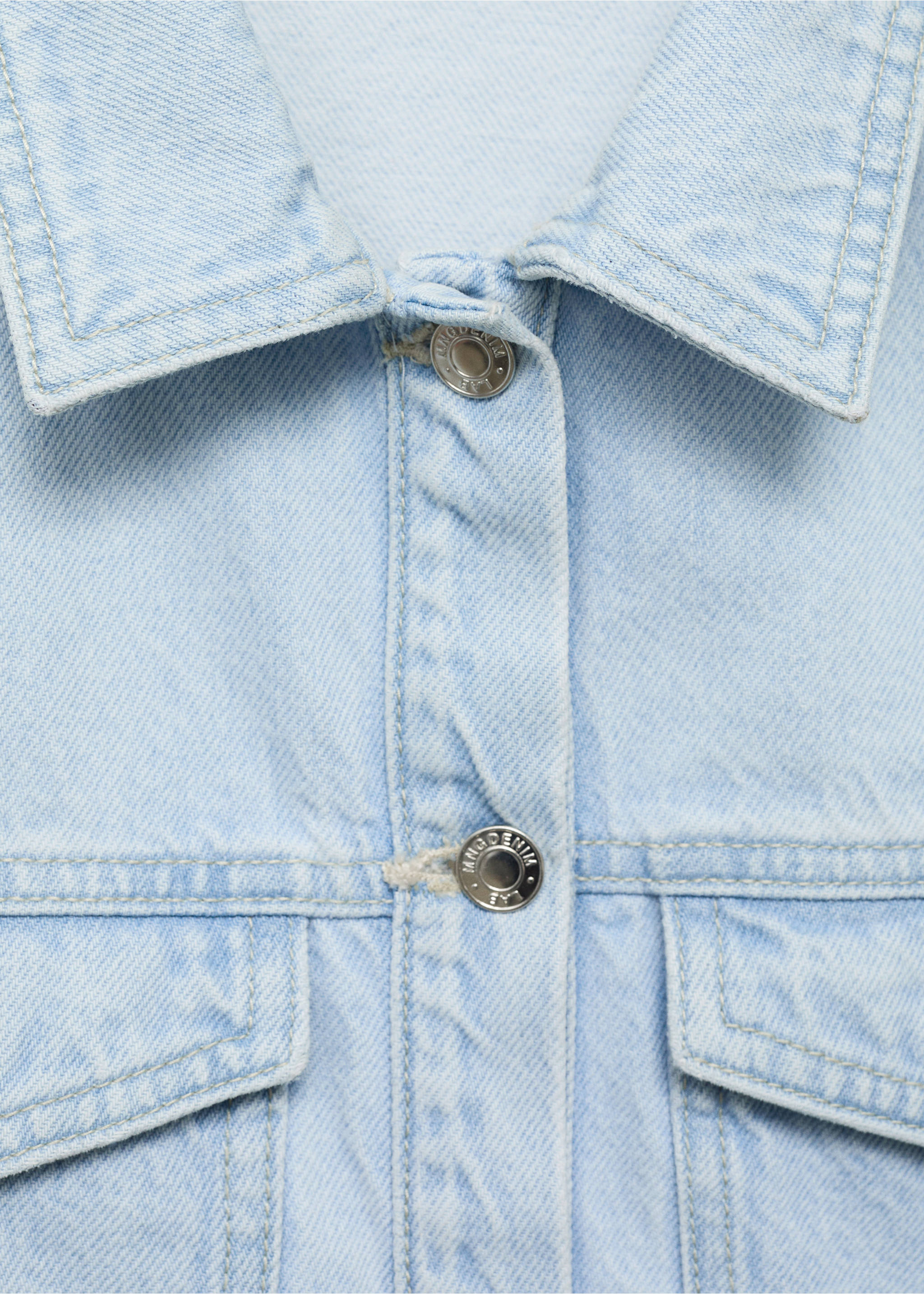 Jeansjacke mit ausgefranstem Saum - Detail des Artikels 8, Hellblau. Ref: 87047701-00.