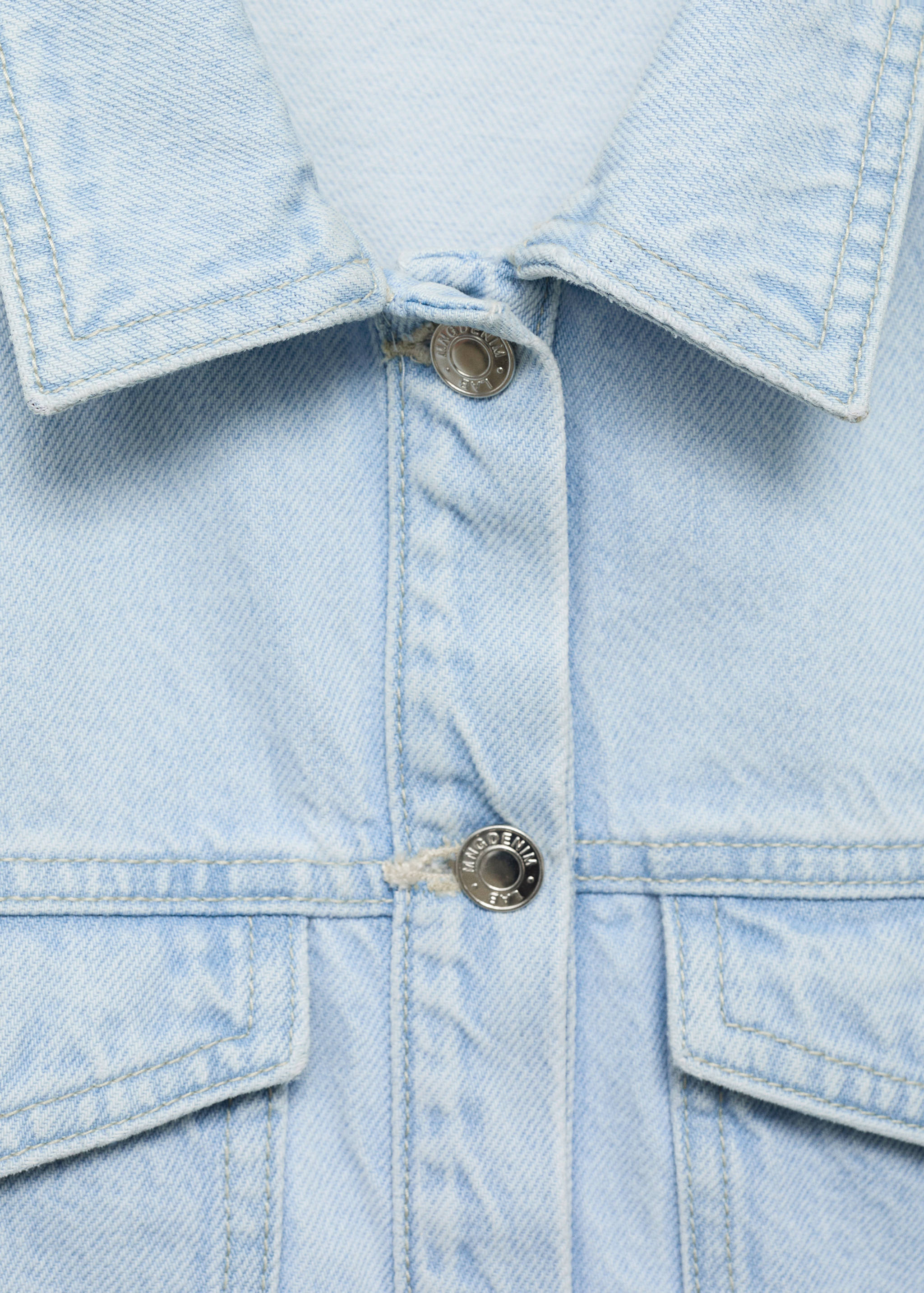 Jeansjacke mit ausgefranstem Saum - Detail des Artikels 8