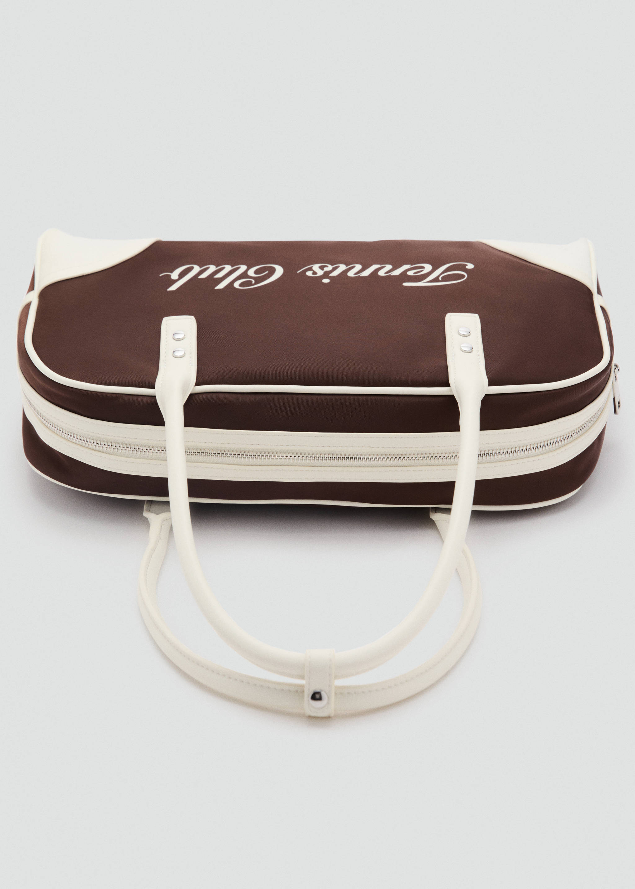 Contrast shoulder bag with printed message - Details of the article 2