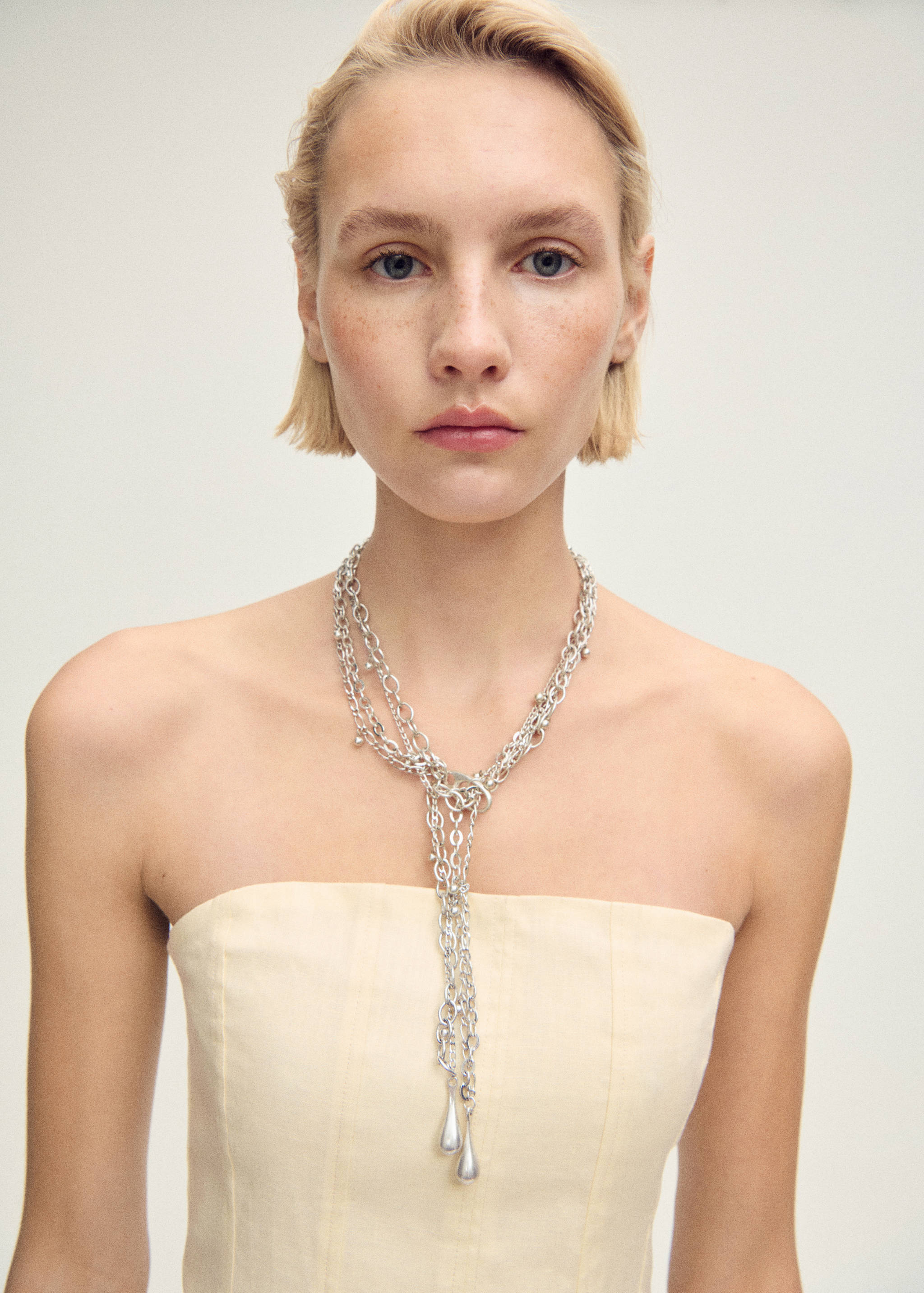 Halskette mit kombinierten Anhängerketten - Detail des Artikels 9