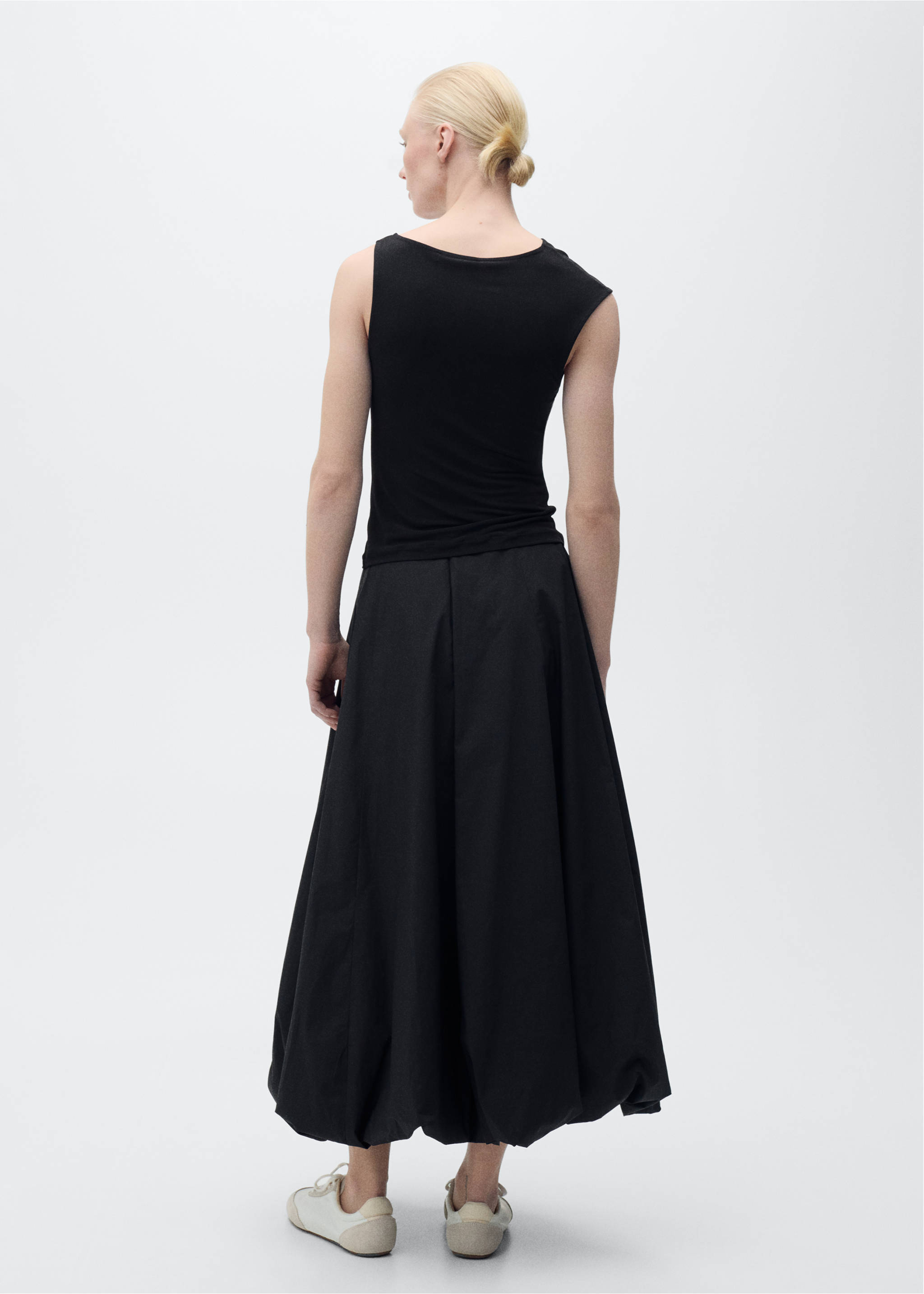 Asymmetrical top with metallic appliqué - Reverse of the article, Black. Ref: 87047716-00.