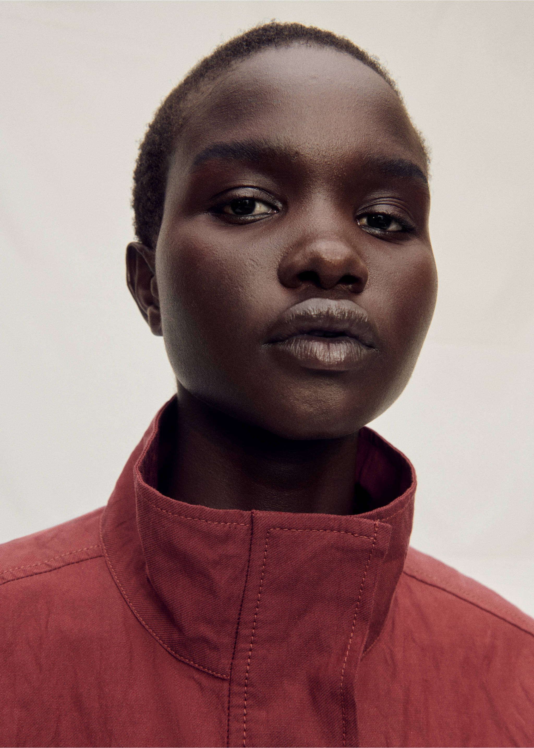 Creased-effect suit waistcoat with pockets - Details of the article 1, Wine. Ref: 87047718-00.