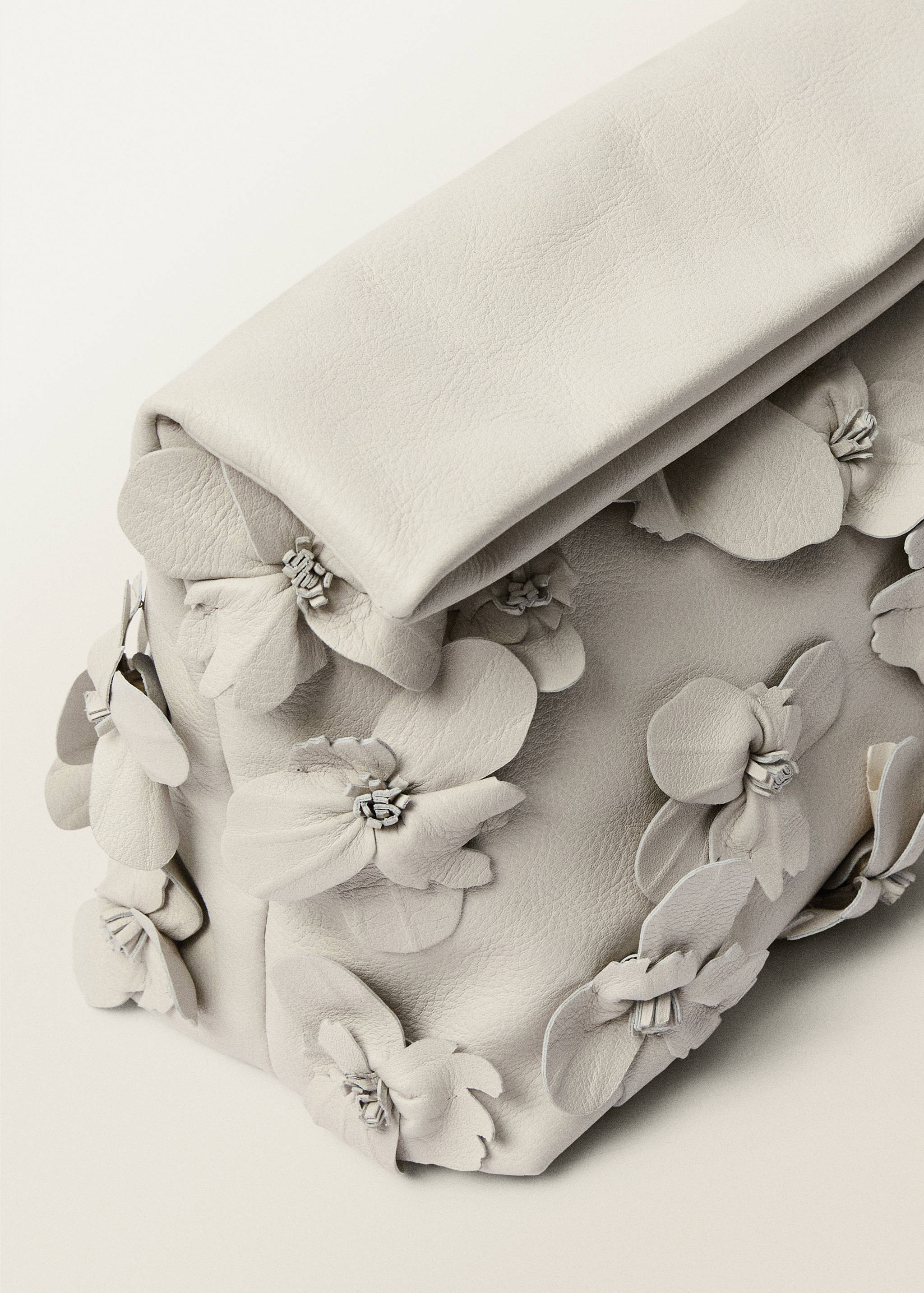 Sac à main en cuir détail fleurs - Détail de l'article 4