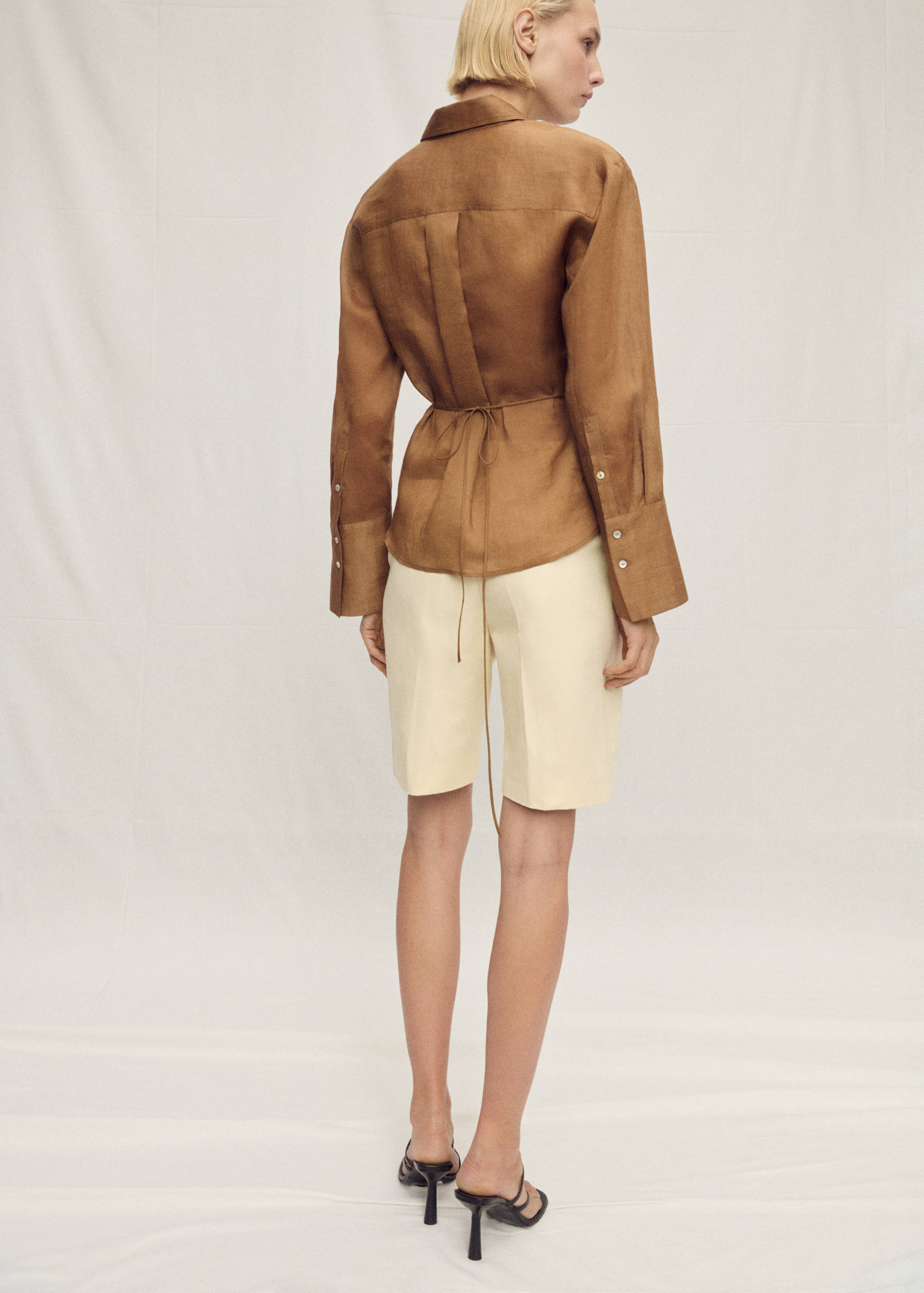 Camisa ramio cierre asimétrico - Reverso del artículo