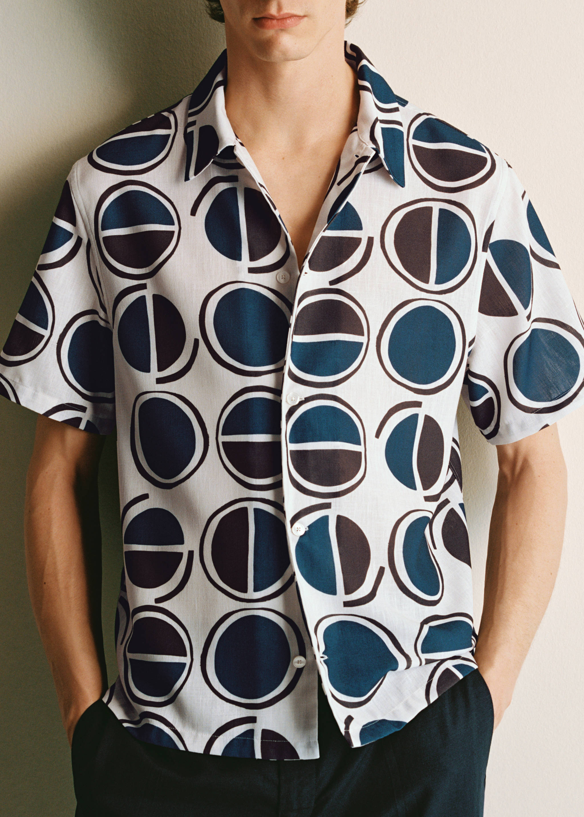 Printed short-sleeved shirt - Details of the article 3
