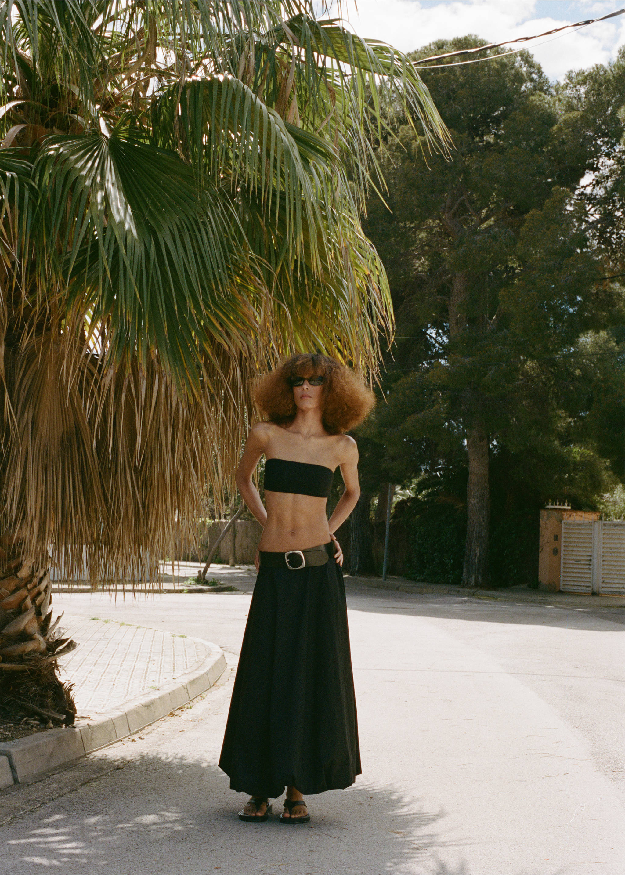 Balloon midi skirt - Details of the article 6, Black. Ref: 87048264-00.