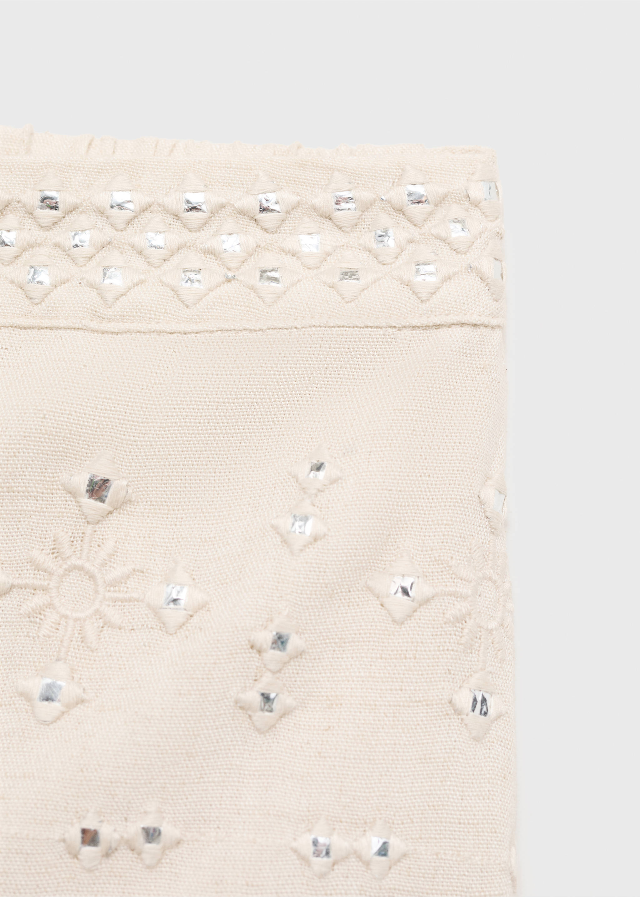 Shorts mit aufgestickten  Spiegel-Applikationen - Detail des Artikels 0, Hellgrau/Pastellgrau. Ref: 87048270-00.