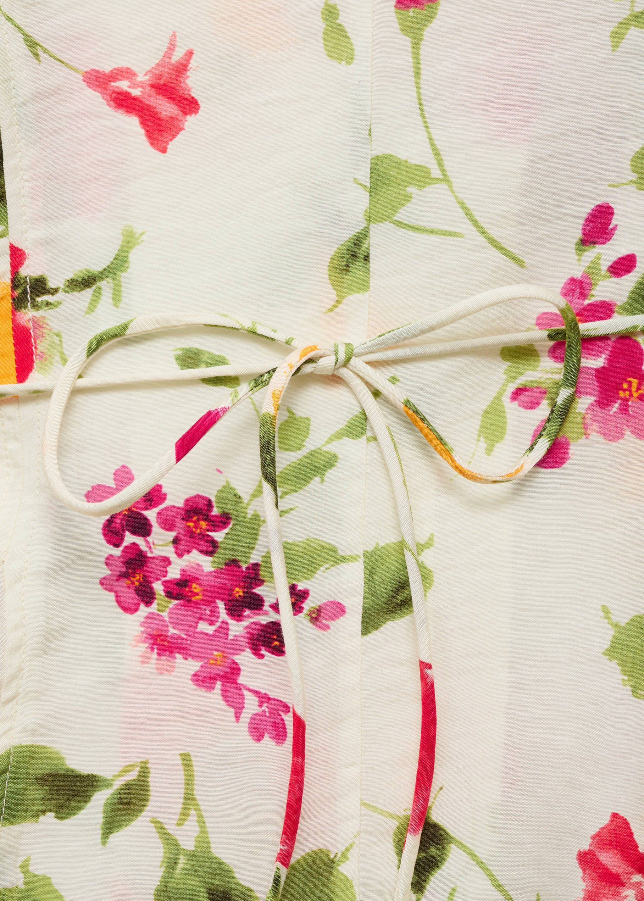 Taillierte Bluse mit Blumenmuster und Knöpfen - Detail des Artikels 0