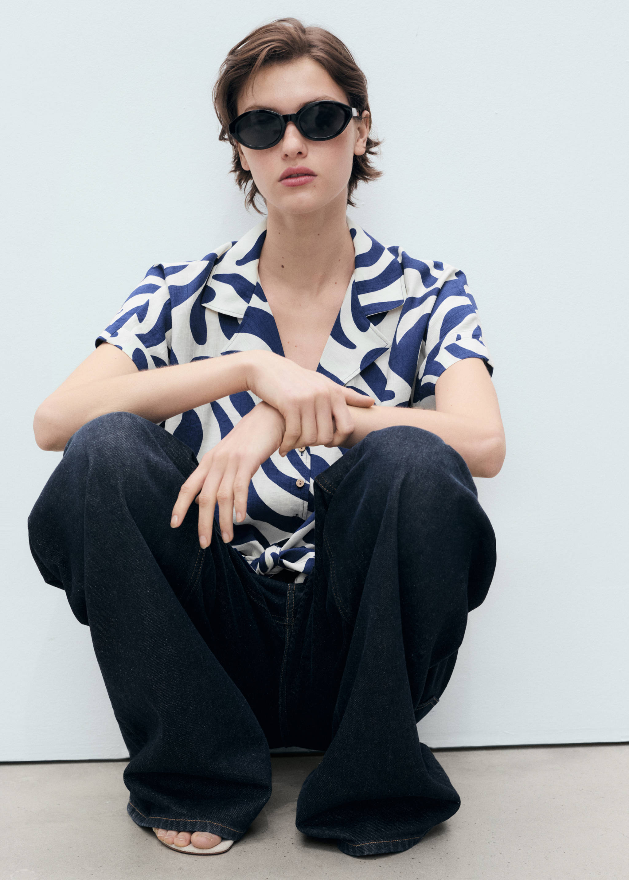 Camisa crop estampada nudo - Detalle del artículo 2