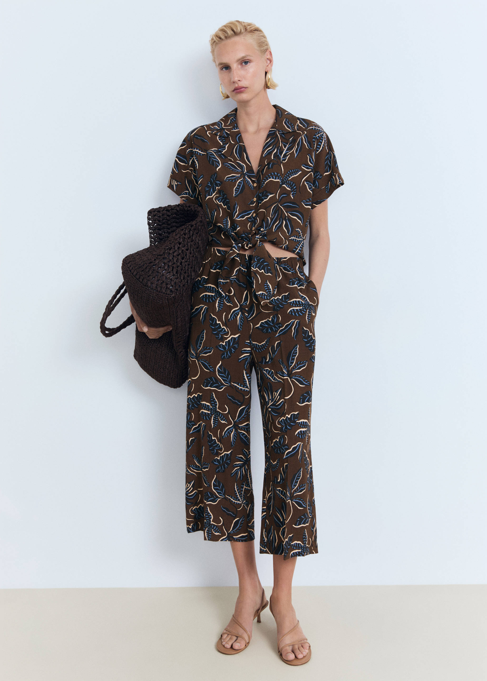 Camisa crop estampada nudo - Plano general