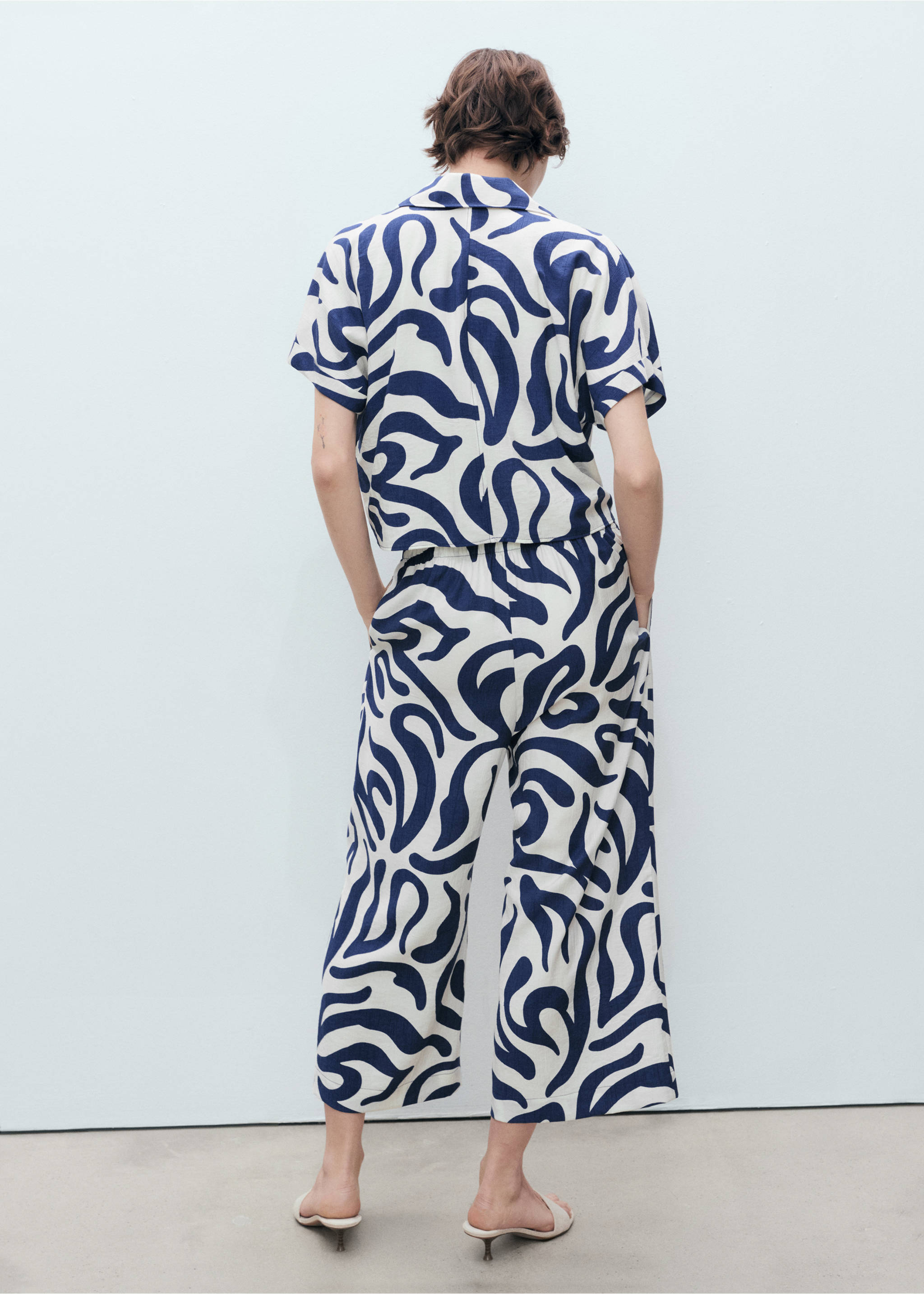Printed culotte trousers - Reverse of the article, Off White. Ref: 87048647-00.