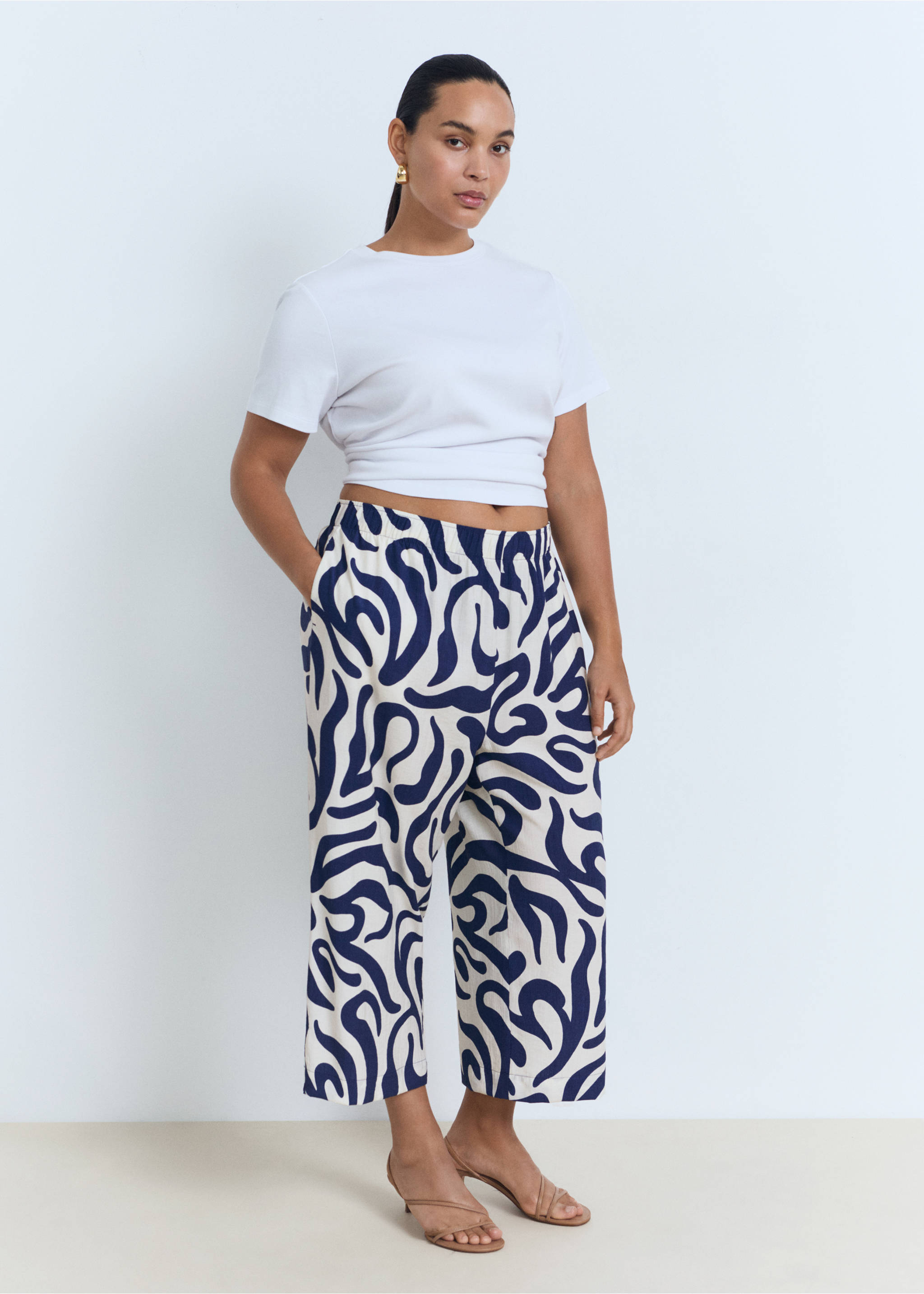 Printed culotte trousers - Details of the article 3, Off White. Ref: 87048647-00.