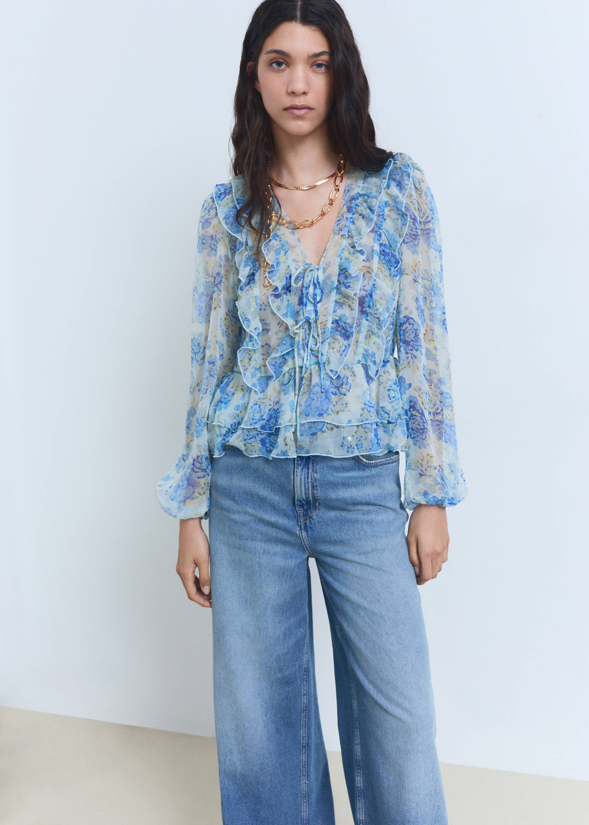 Blusa floral volantes - Plano medio