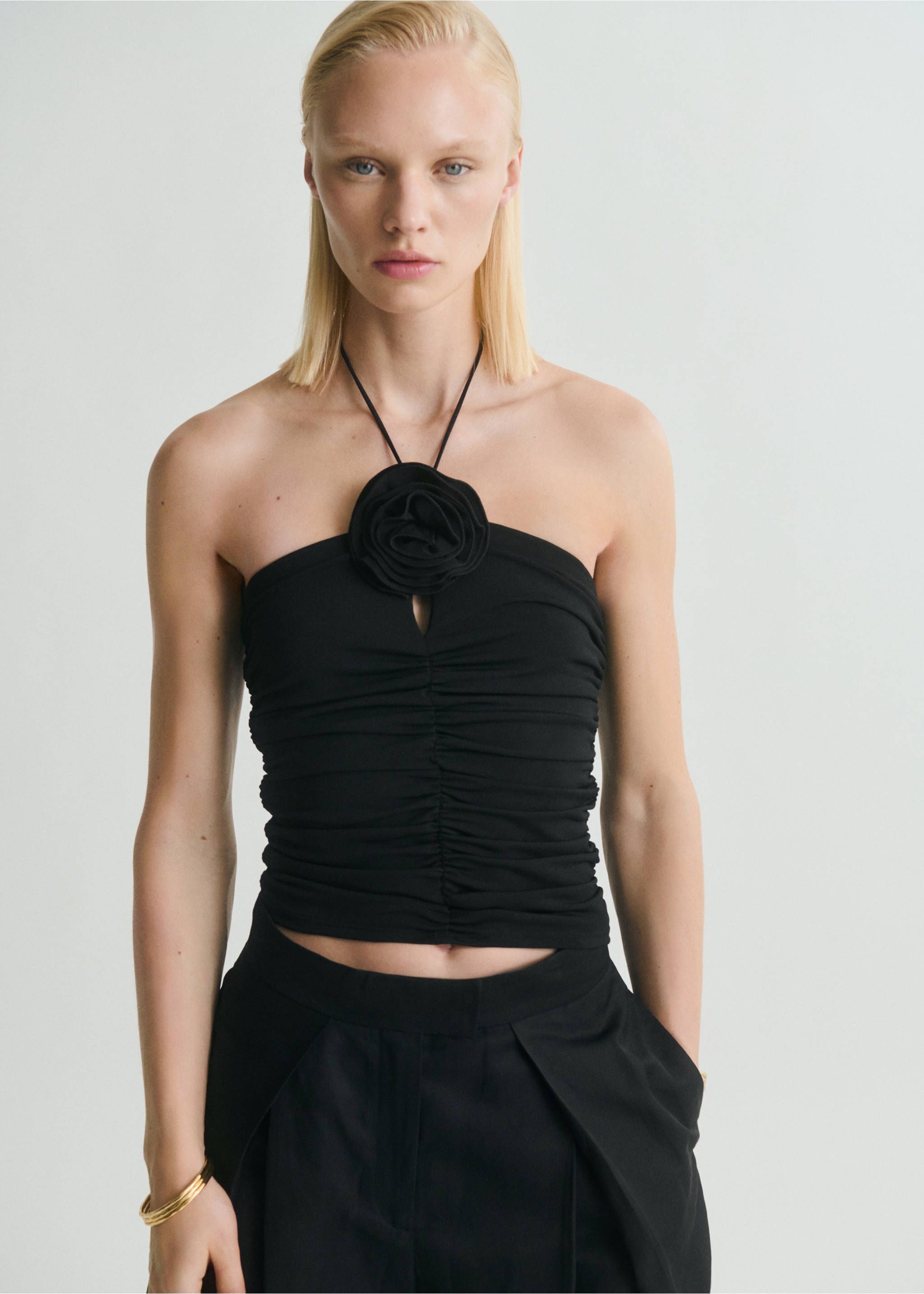 Floral halter top - Medium plane, Black. Ref: 87048652-00.