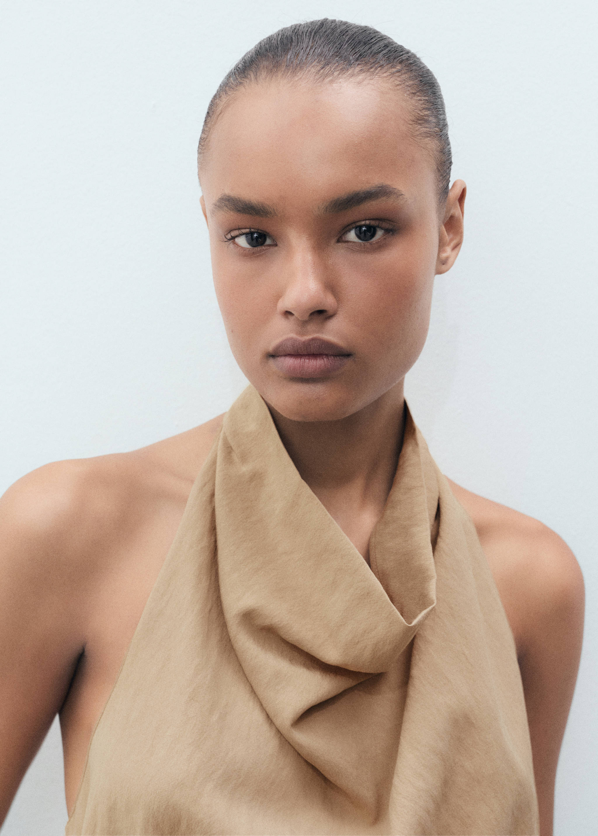 Lyocell top with draped neck - Details of the article 2