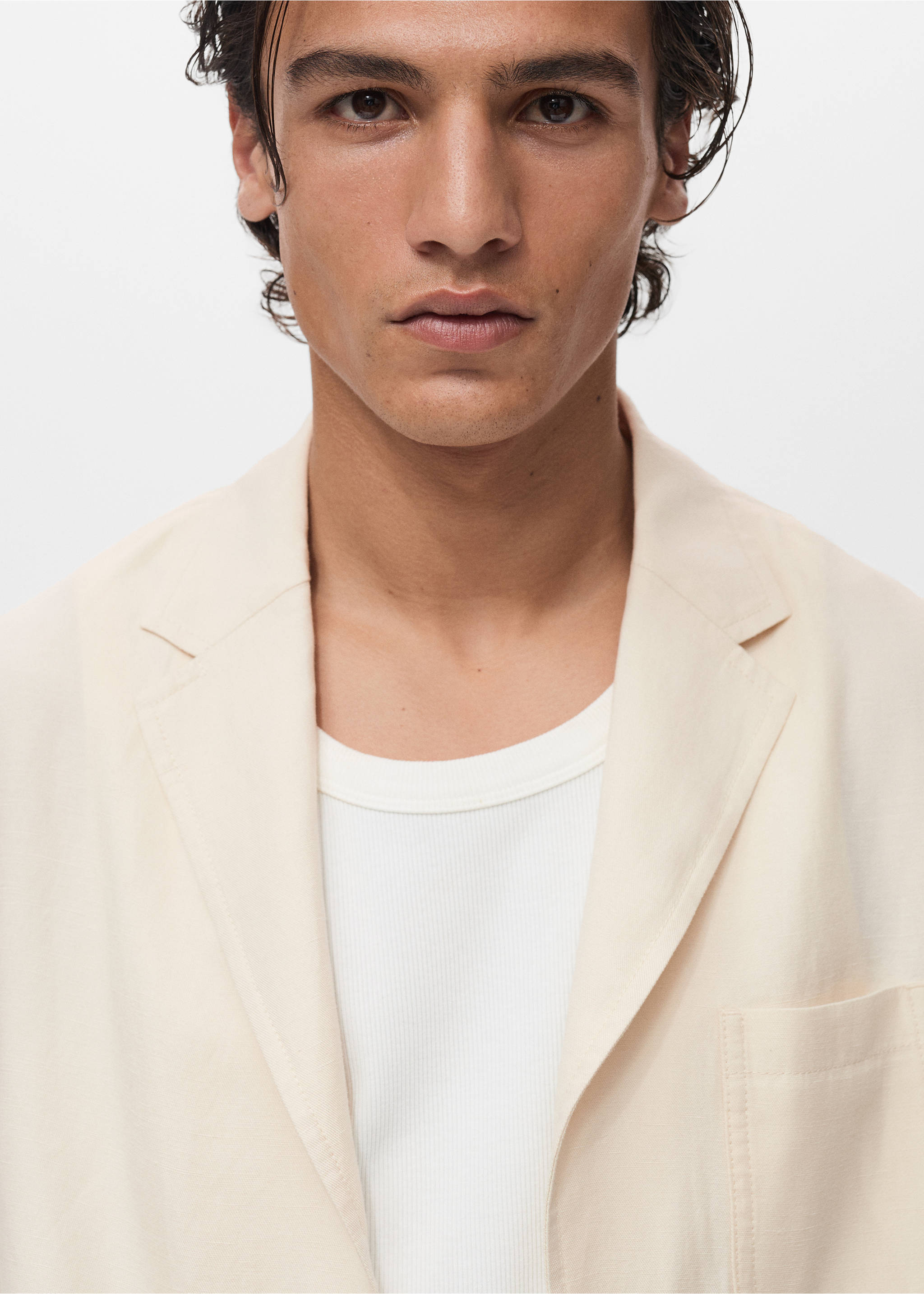 Colbert van een linnen- en lyocellblend - Detail van het artikel 1, Ecru. Ref: 87049207-00.