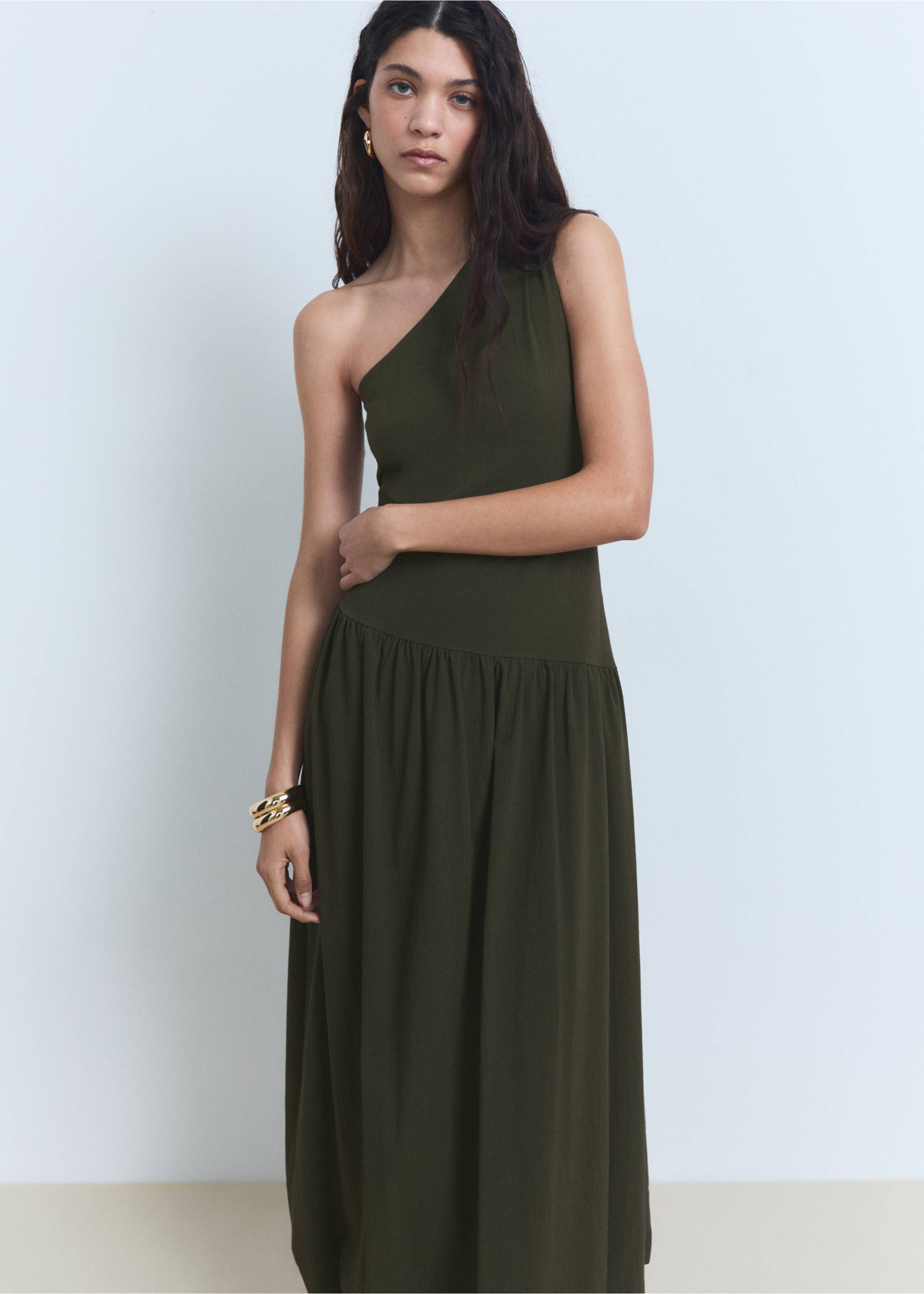 Vestido longo assimétrico balão - Plano médio, Caqui. Ref: 87049212-00.