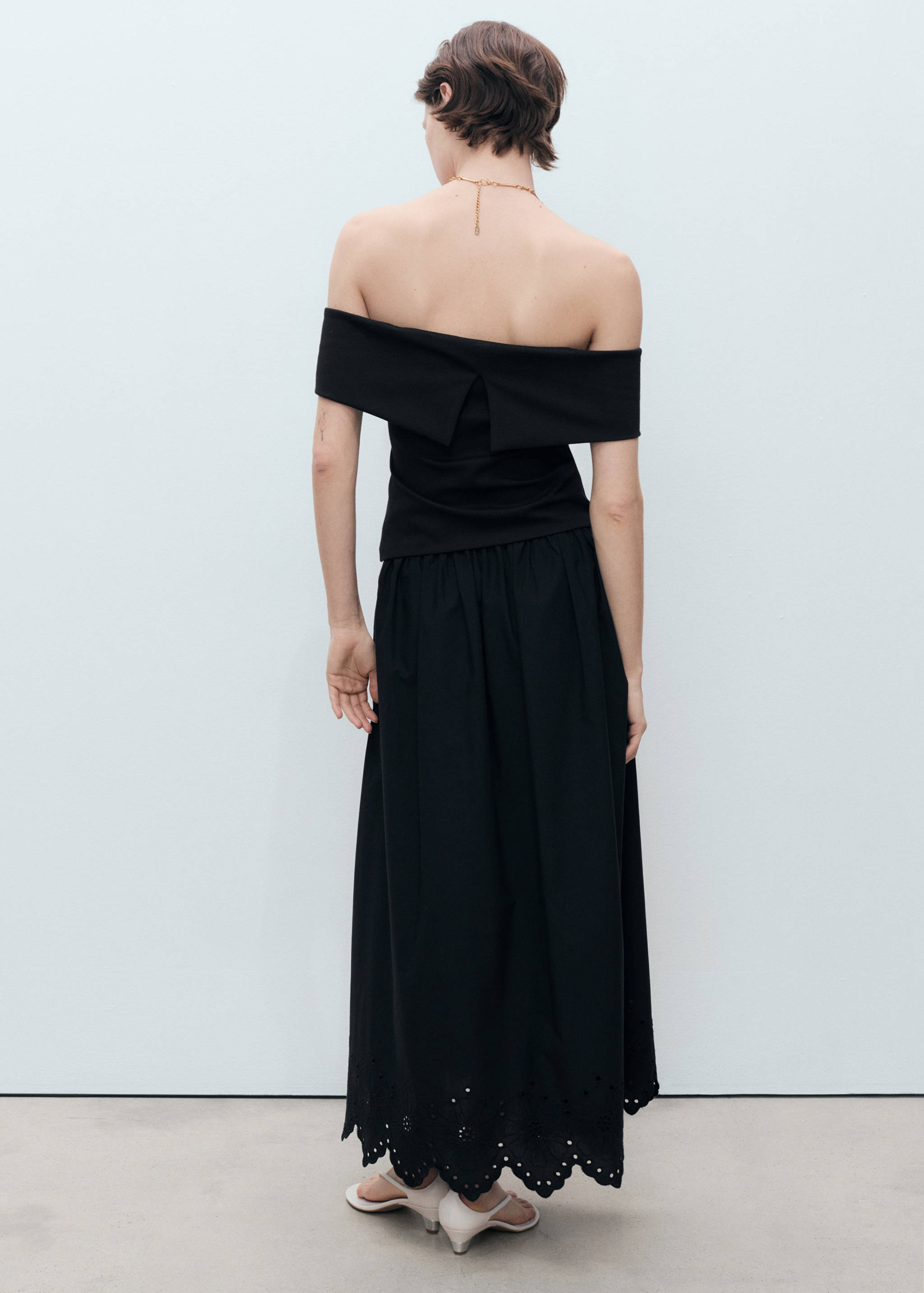 Cotton skirt with embroidered hem - Reverse of the article