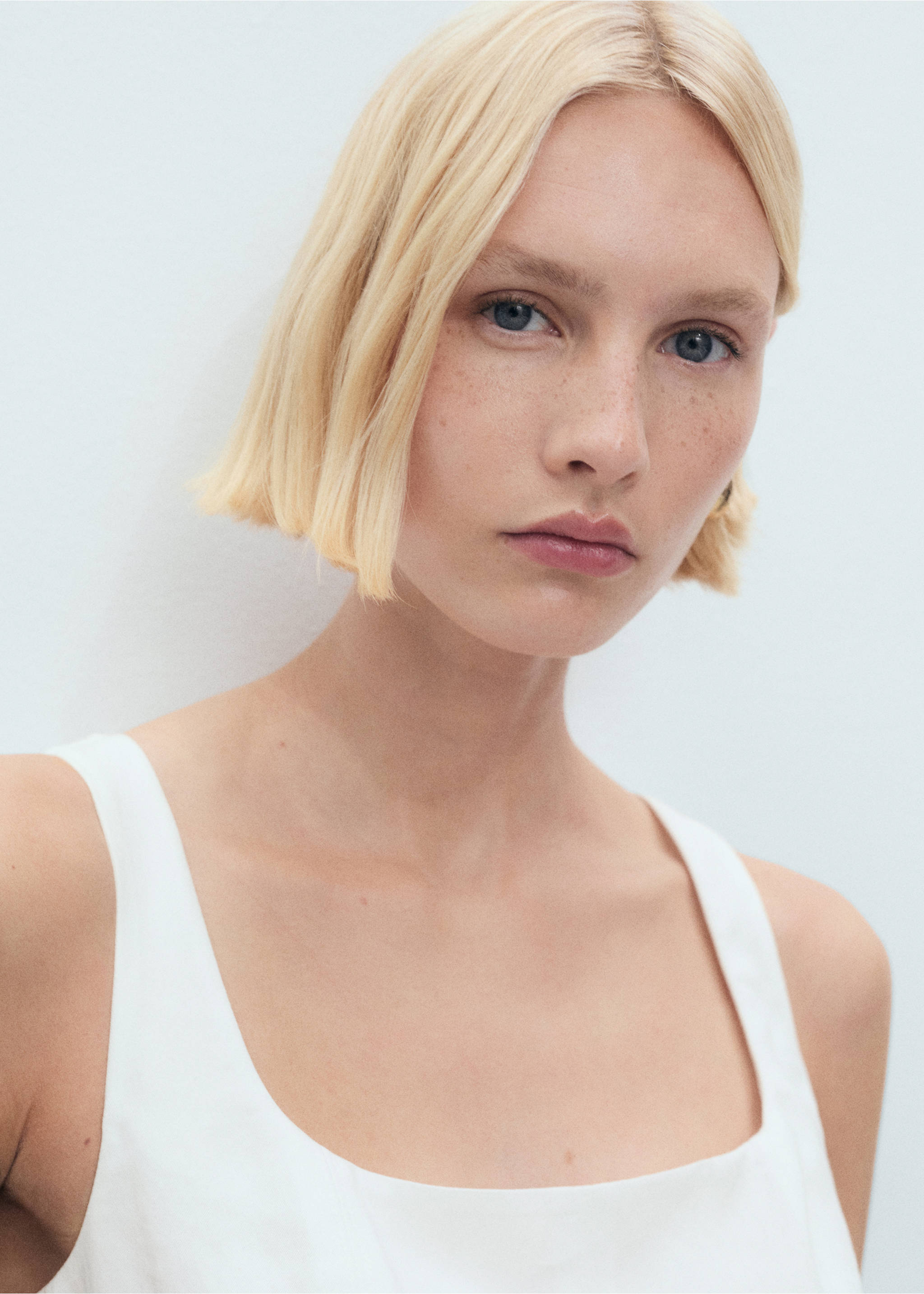 Mono largo lyocell cinturón - Detalle del artículo 1, Blanco roto. Ref: 87049404-00.