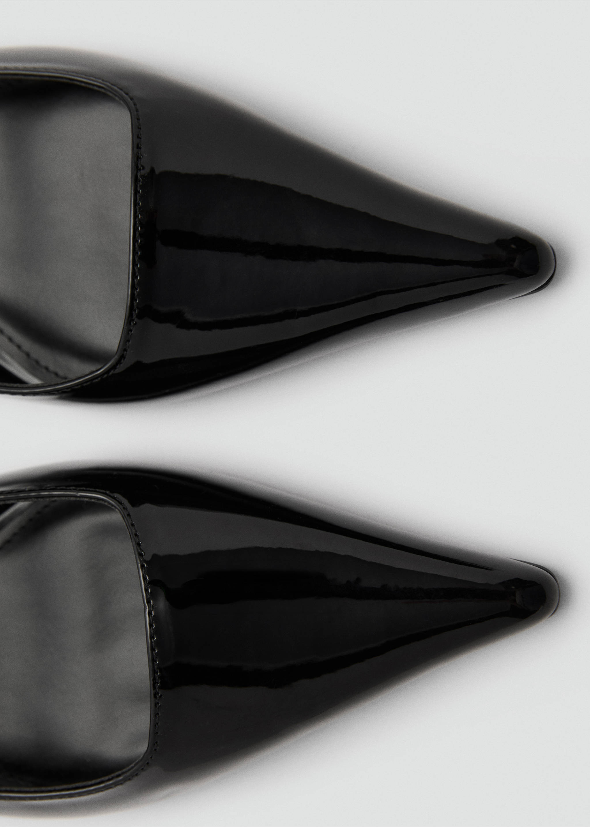 Kitten-Heels mit Strassdetail - Detail des Artikels 2, Schwarz. Ref: 87050209-00.