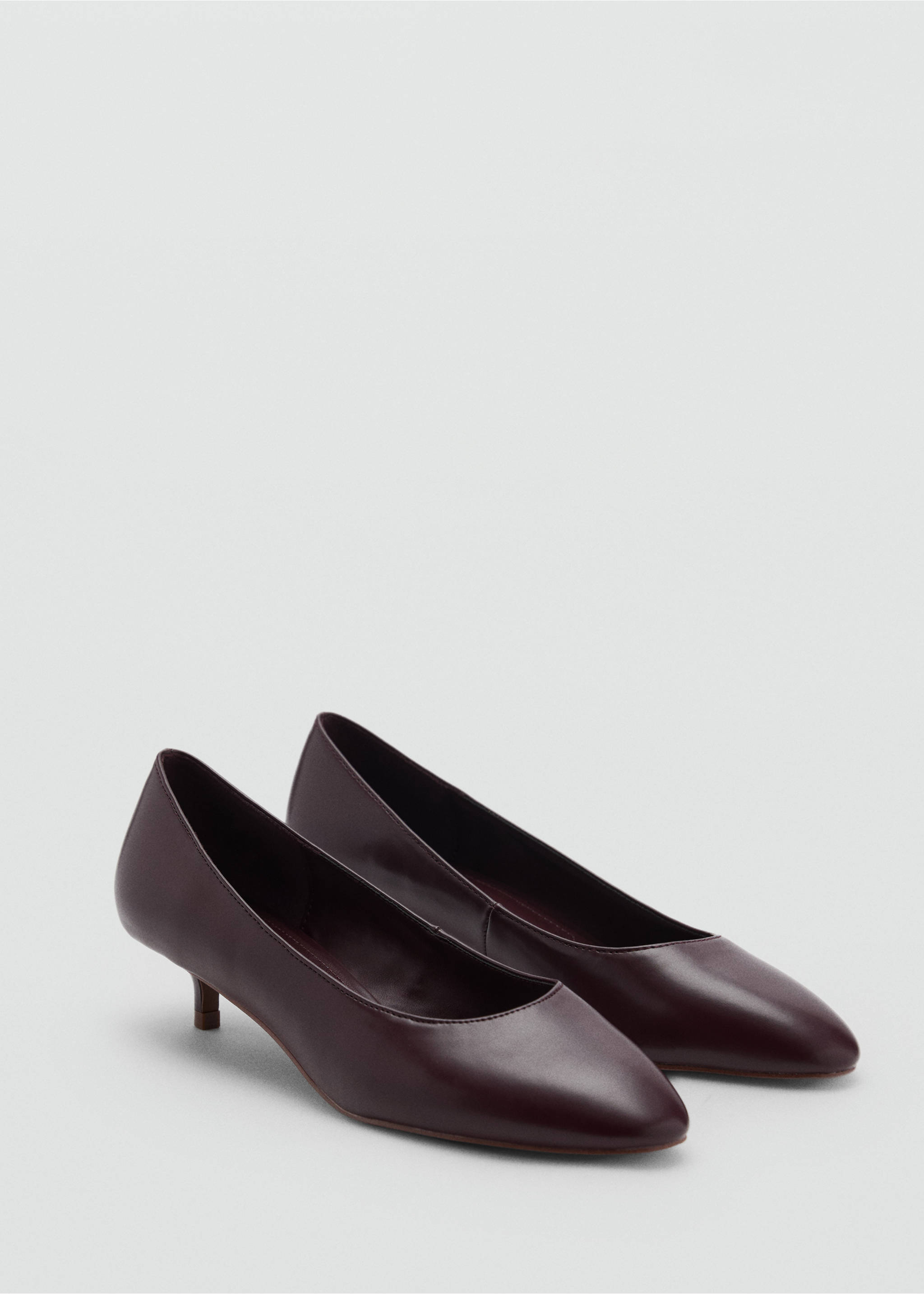 Kitten shoe with round toe - Medium plane, Burgundy. Ref: 87050210-00.