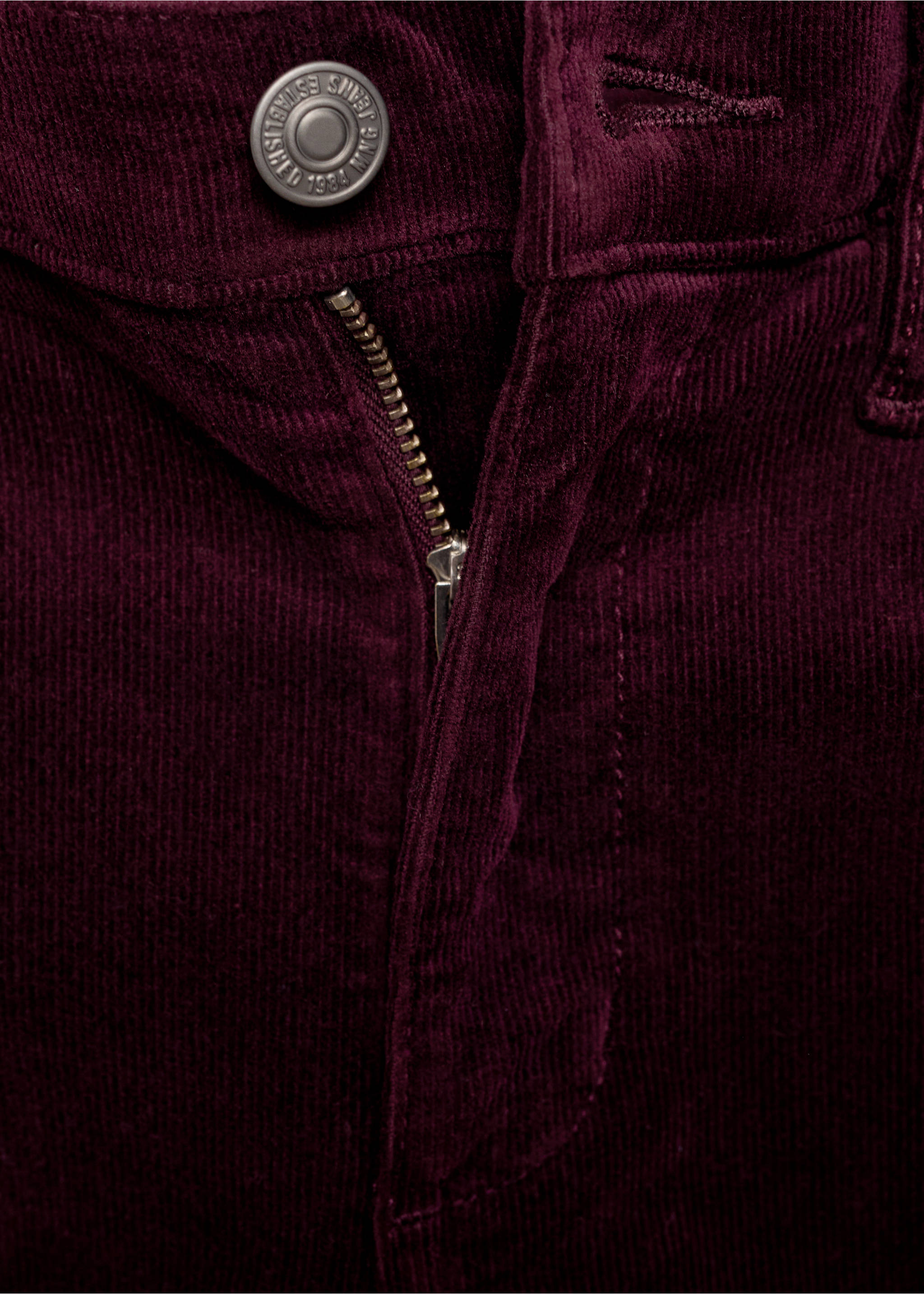 Calças Sienna à boca de sino cropped de bombazina - Pormenor do artigo 8, Cor de vinho. Ref: 87050227-00.