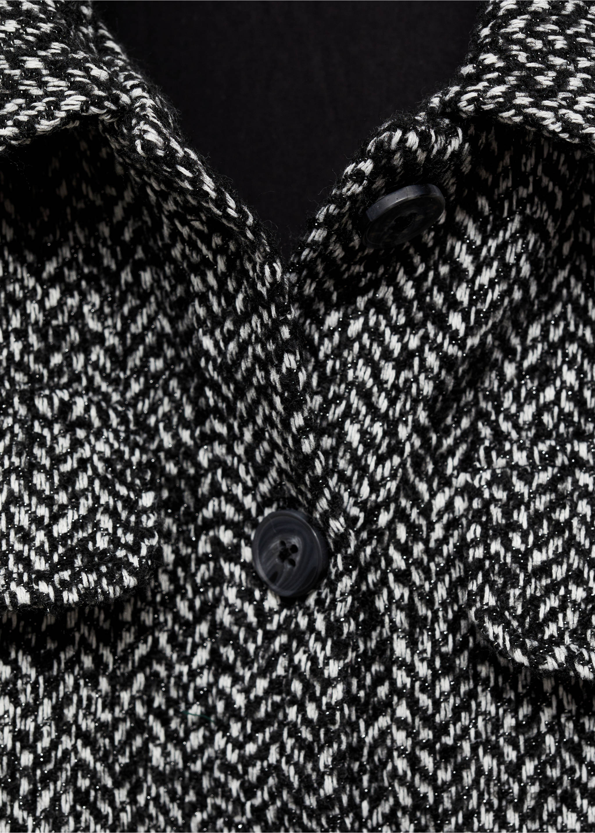 Crop-Jacke mit Fischgrätmuster - Detail des Artikels 8, Schwarz. Ref: 87050229-00.