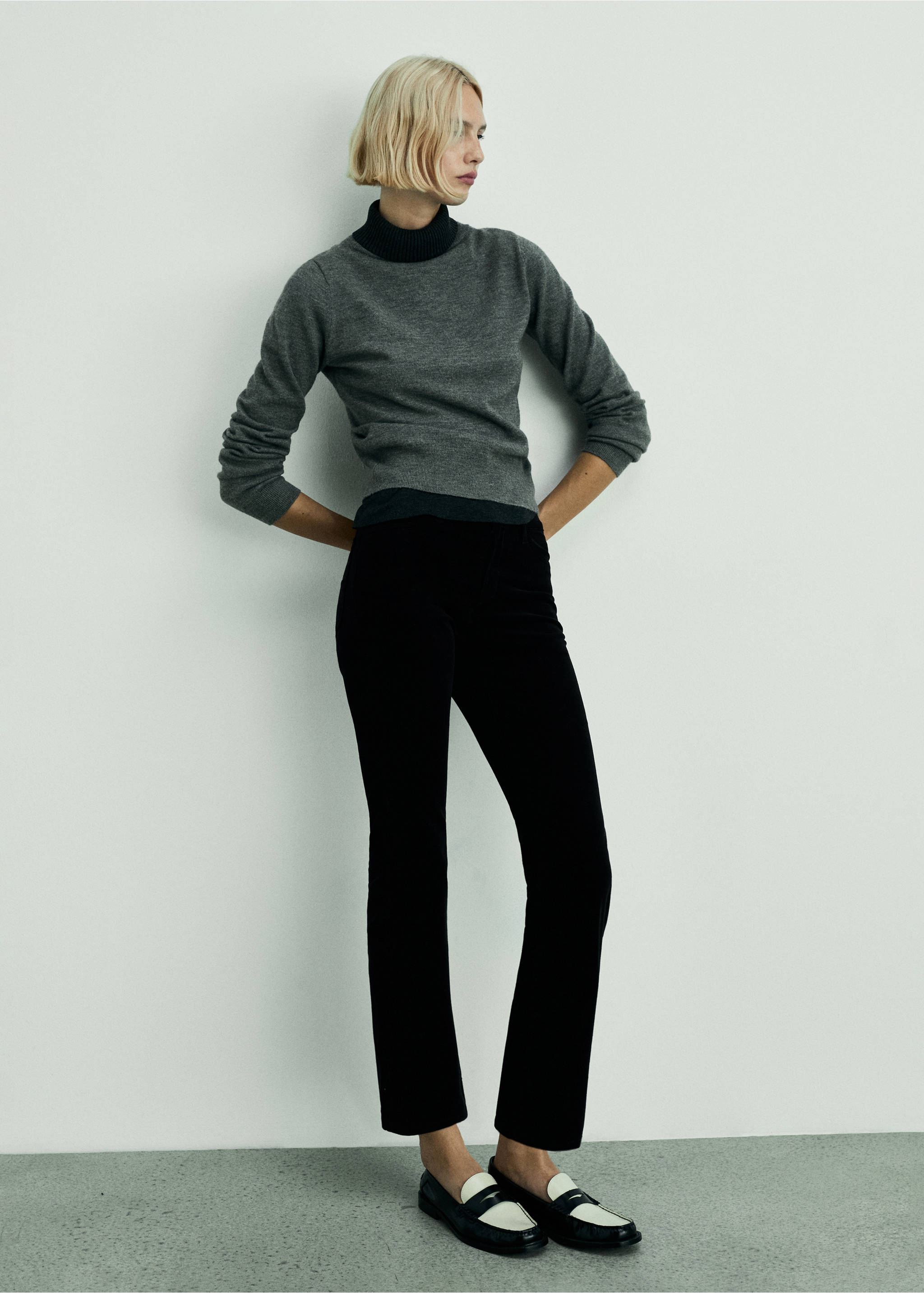 Sienna flared cropped corduroy trousers - General plane, Black. Ref: 87050230-00.