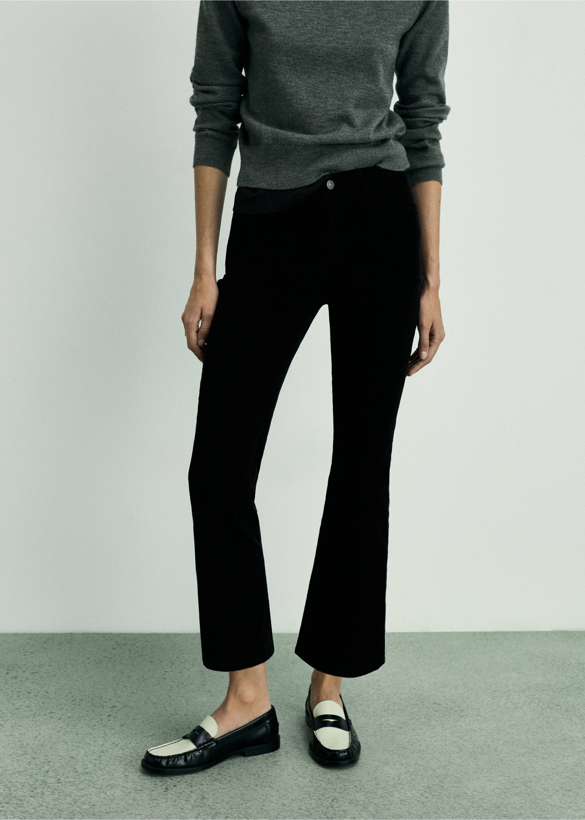 Sienna flared cropped corduroy trousers - Medium plane, Black. Ref: 87050230-00.