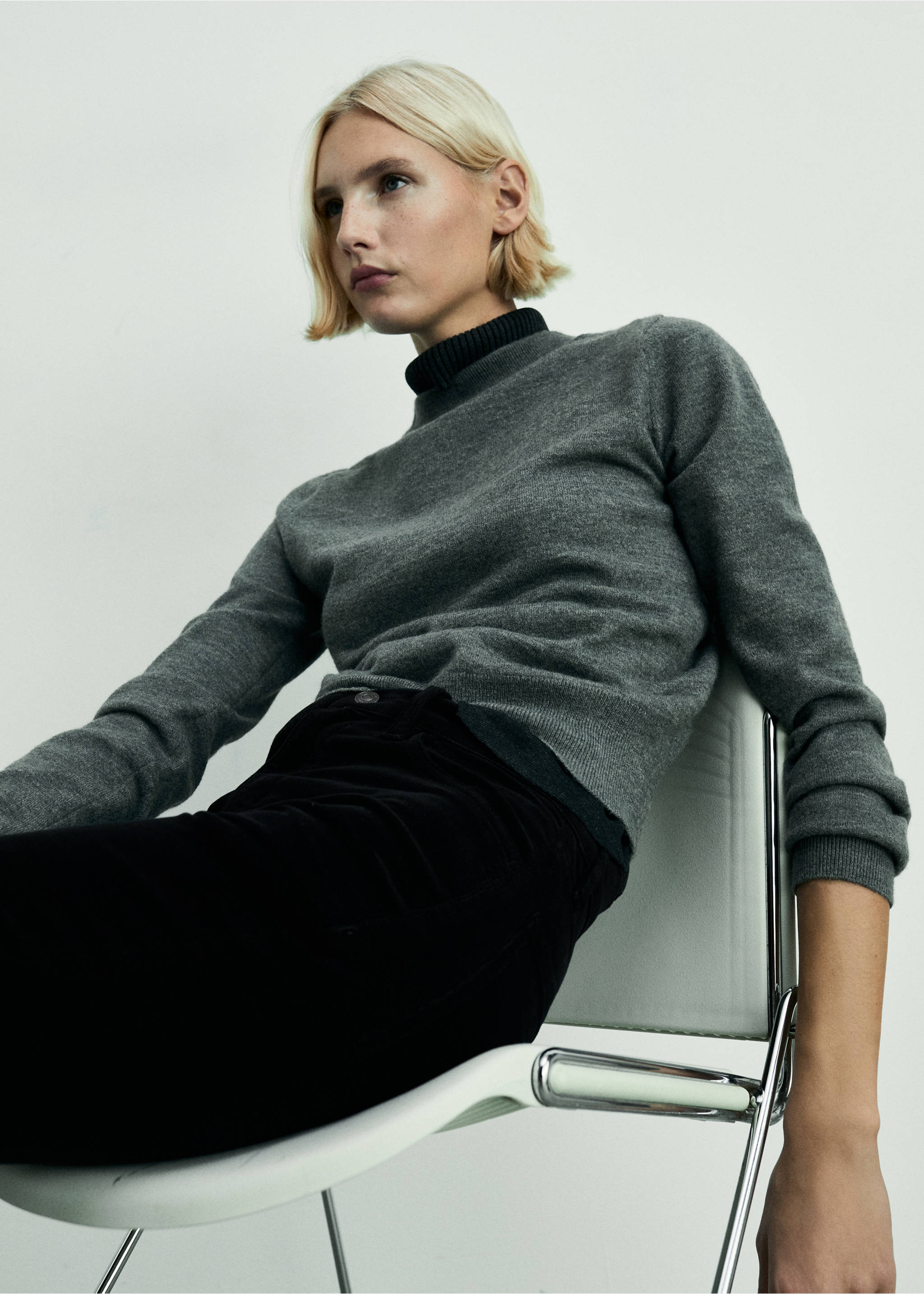 Sienna flared cropped corduroy trousers - Details of the article 2, Black. Ref: 87050230-00.