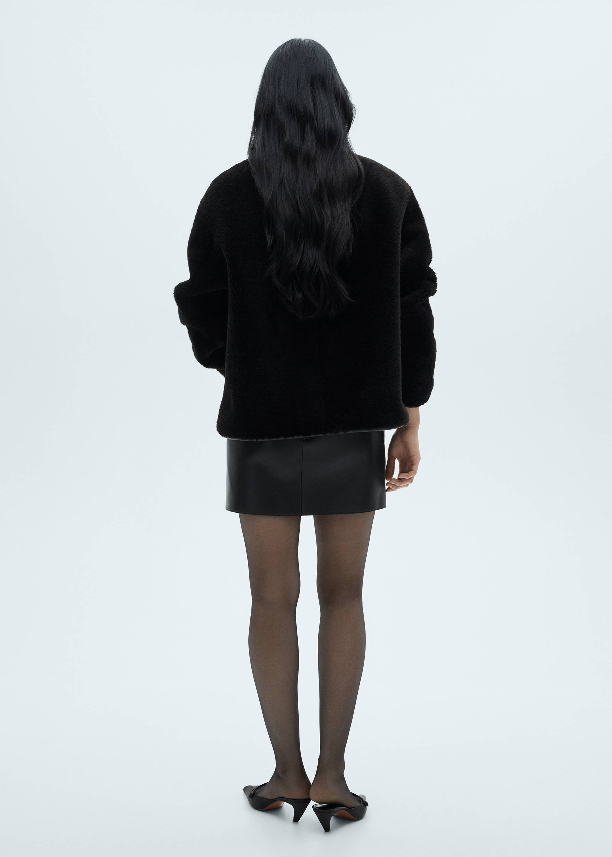 Short faux-fur coat - Reverse of the article, Black. Ref: 87050232-00.