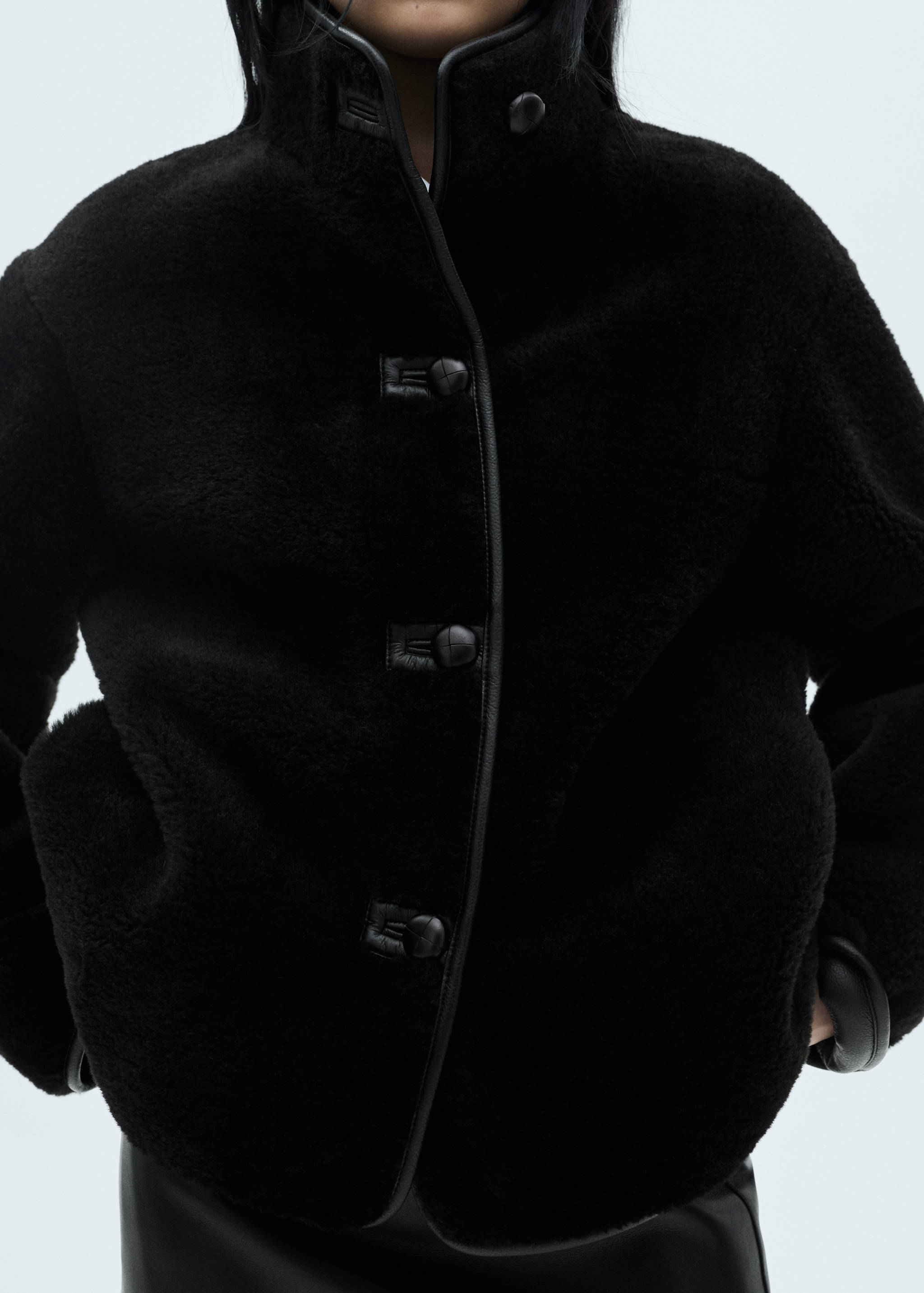 Short faux-fur coat - Details of the article 6