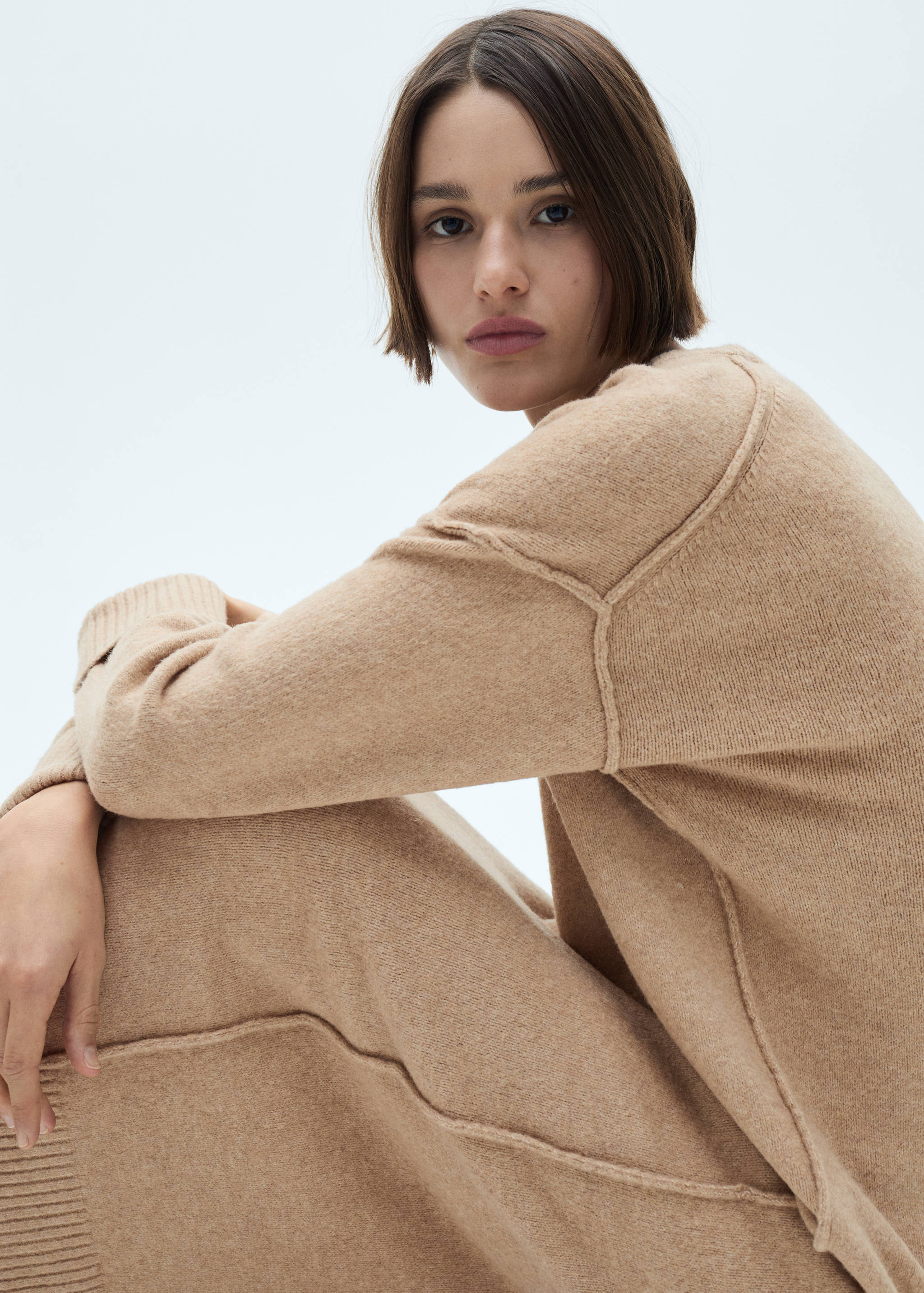 Knitted dress with ribbed finishes - Details of the article 2