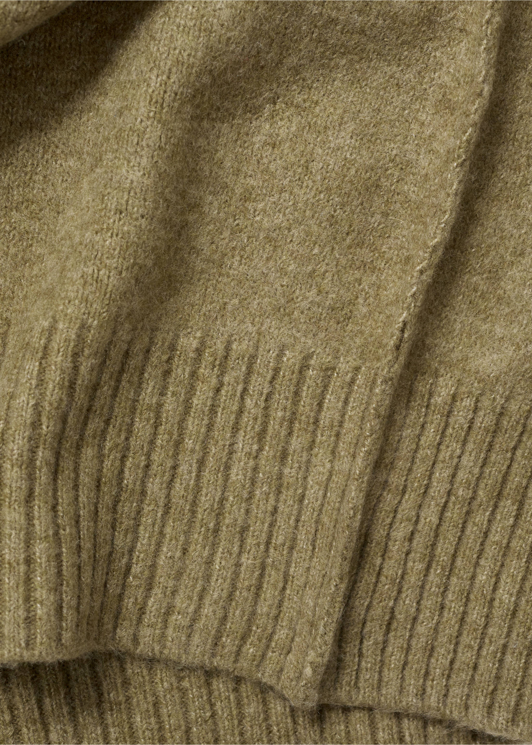 Knitted dress with ribbed finishes - Details of the article 8, Medium Green. Ref: 87050283-00.