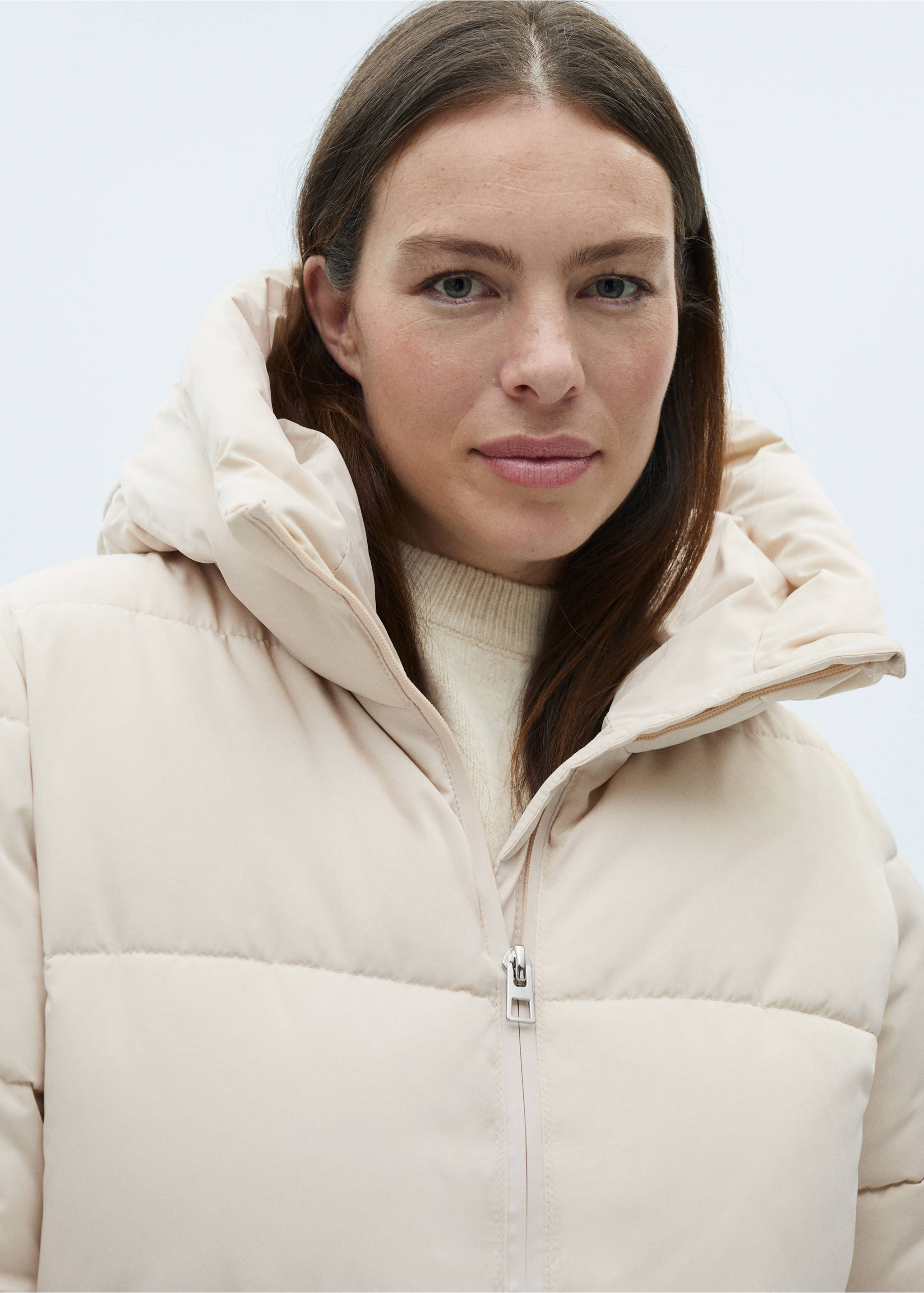 Midi quilted anorak with hood - Details of the article 4, Ecru. Ref: 87050306-00.