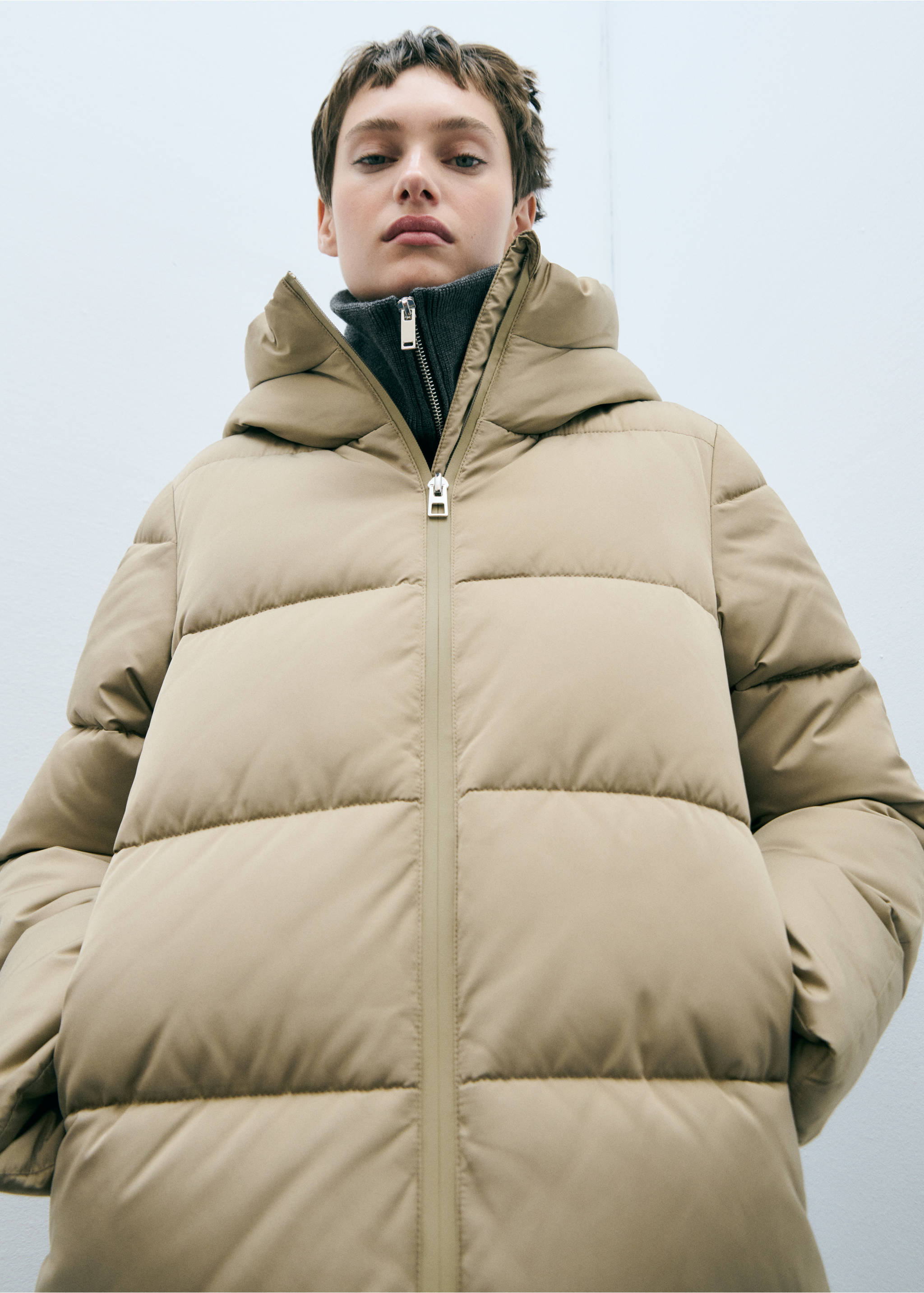 Midi quilted anorak with hood - Details of the article 6, Beige. Ref: 87050306-00.