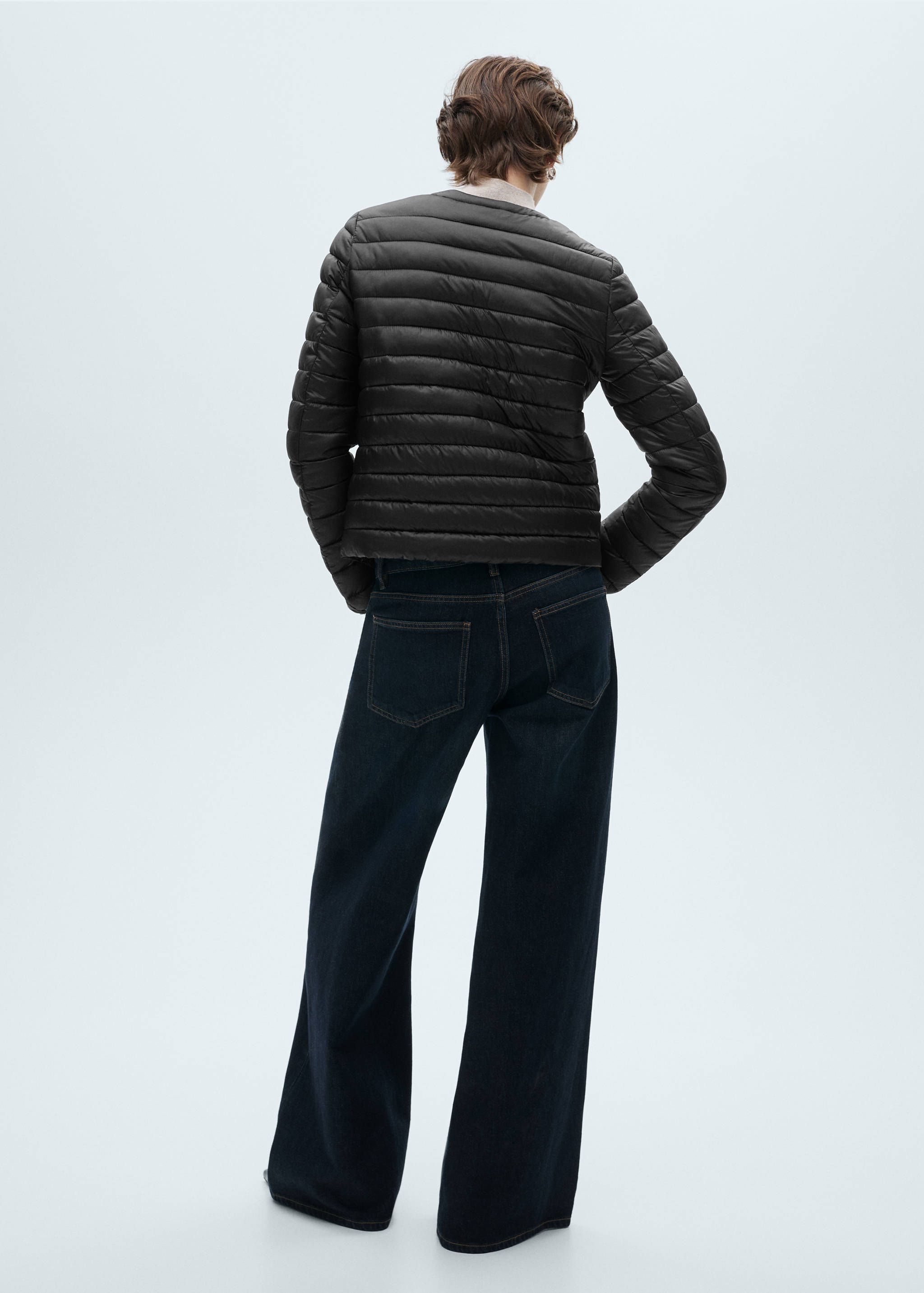 Short padded anorak with pockets - Reverse of the article